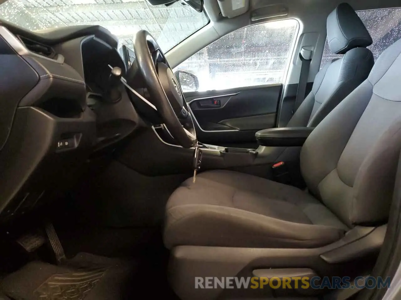 7 Photograph of a damaged car JTMMWRFV3KD503931 TOYOTA RAV4 2019