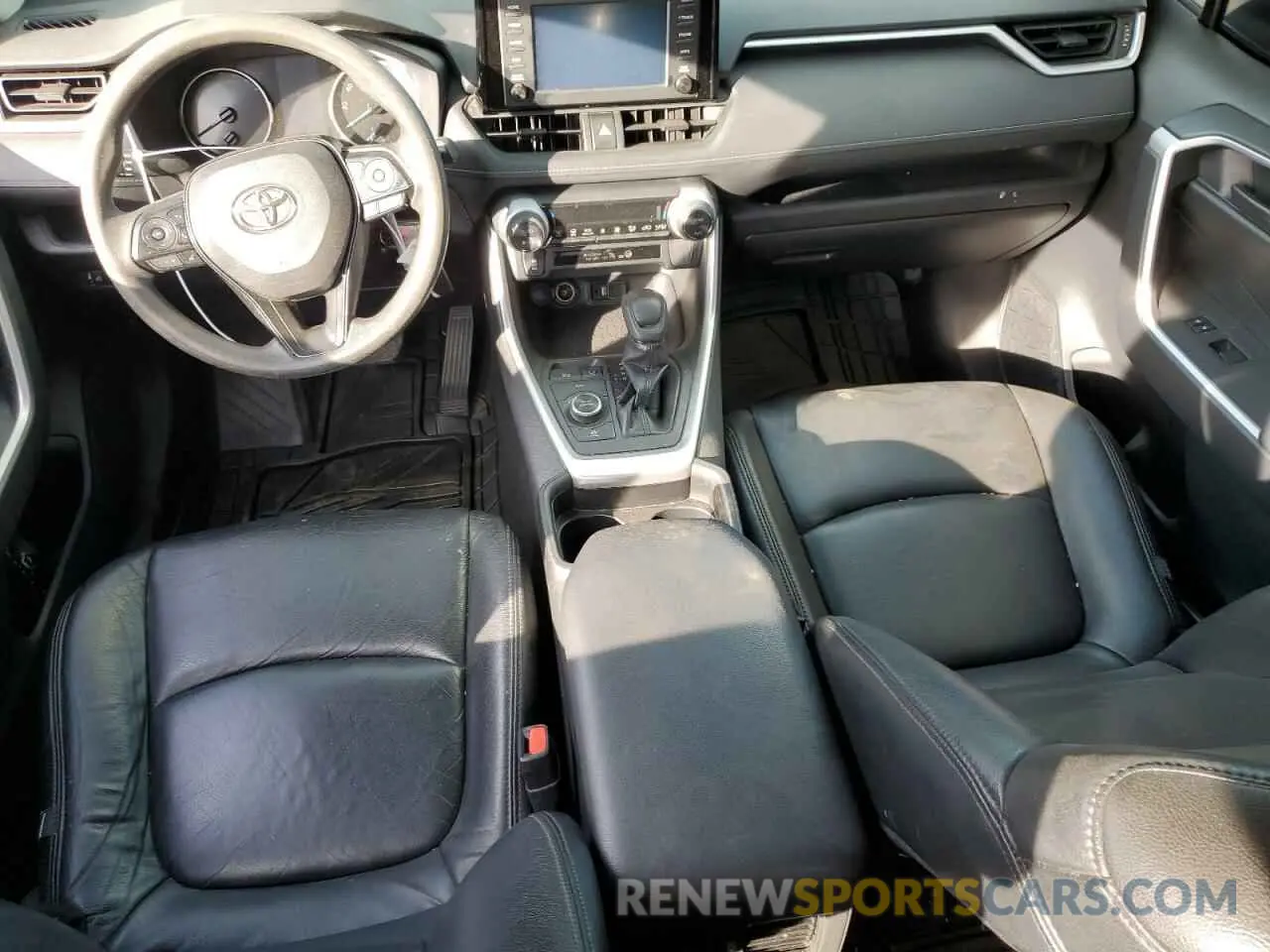 8 Photograph of a damaged car JTMMWRFV6KD002774 TOYOTA RAV4 2019