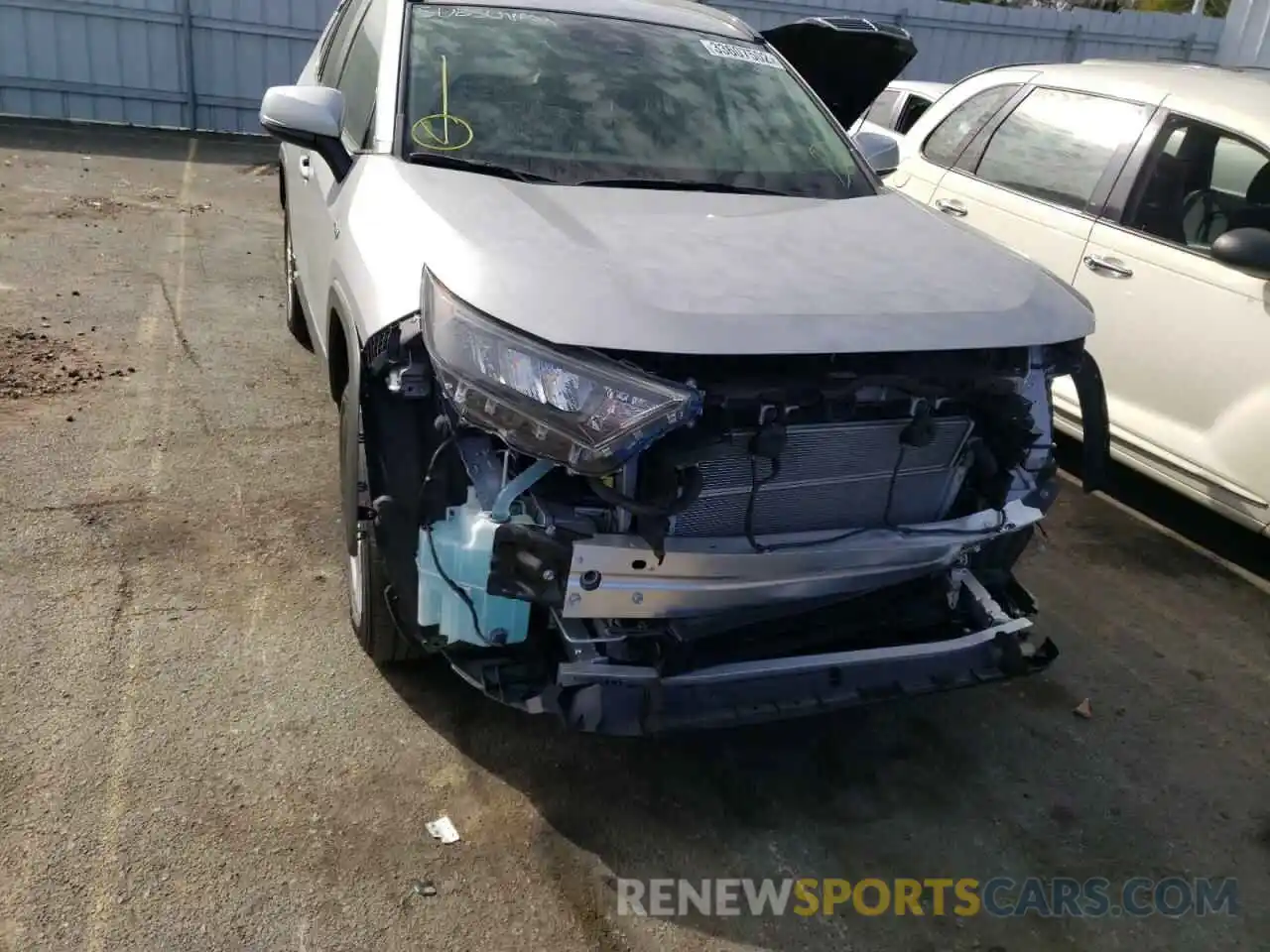 9 Photograph of a damaged car JTMMWRFV6KD506211 TOYOTA RAV4 2019