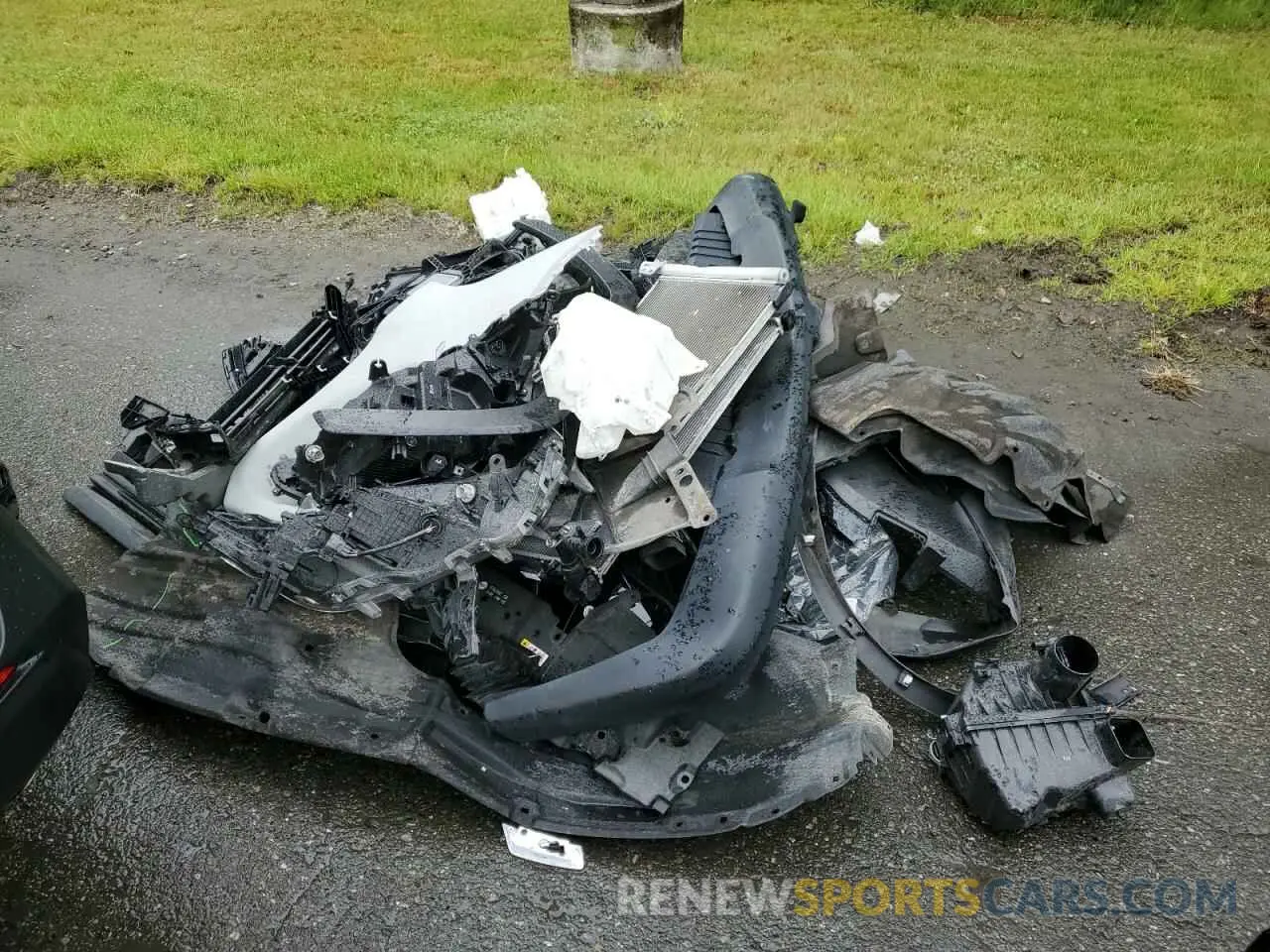 13 Photograph of a damaged car JTMMWRFV7KD025531 TOYOTA RAV4 2019