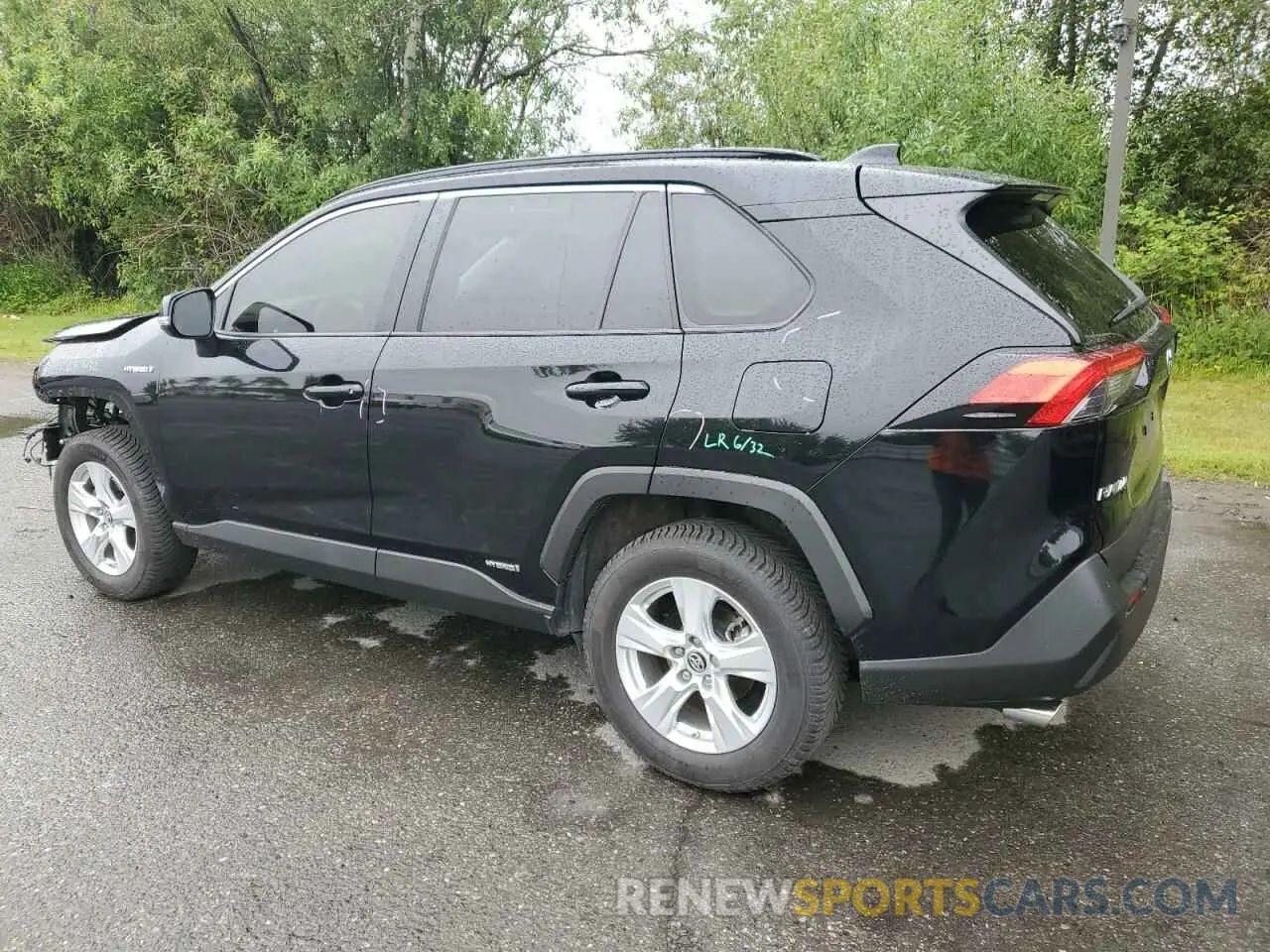 2 Photograph of a damaged car JTMMWRFV7KD025531 TOYOTA RAV4 2019