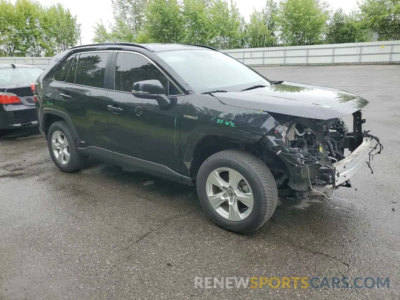 4 Photograph of a damaged car JTMMWRFV7KD025531 TOYOTA RAV4 2019