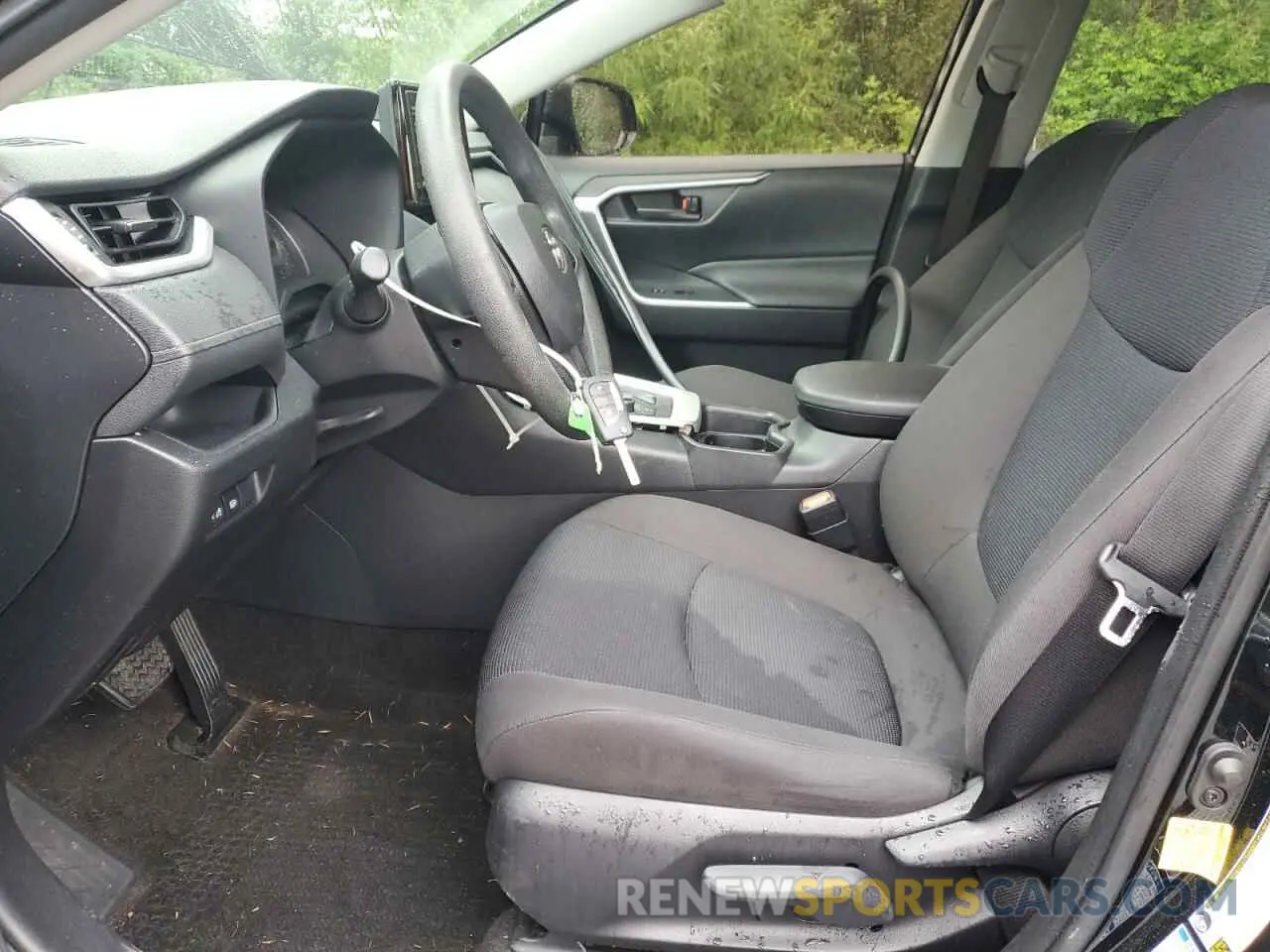 7 Photograph of a damaged car JTMMWRFV7KD025531 TOYOTA RAV4 2019