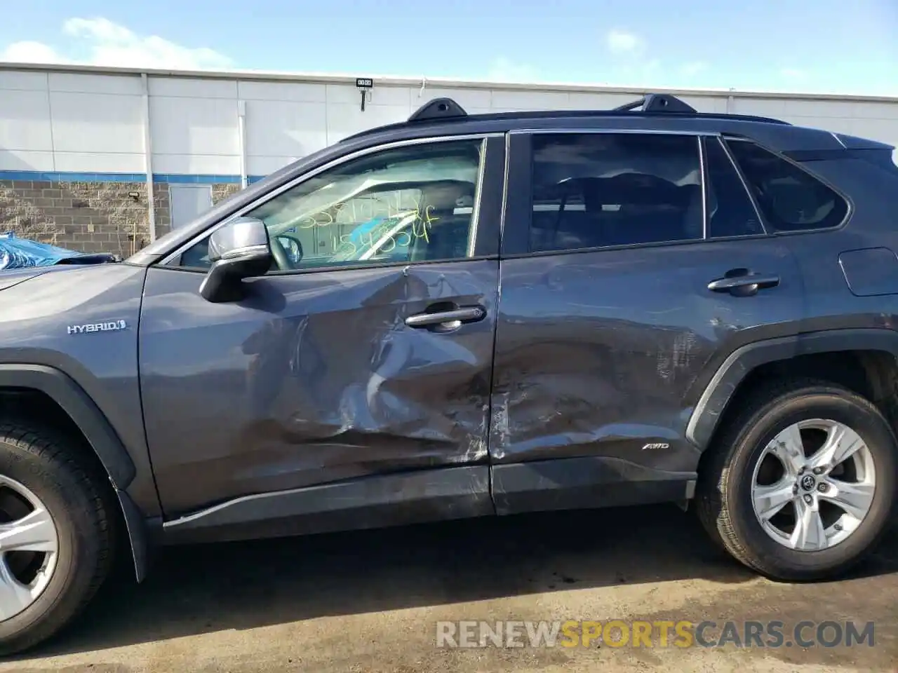 9 Photograph of a damaged car JTMMWRFV7KD033659 TOYOTA RAV4 2019