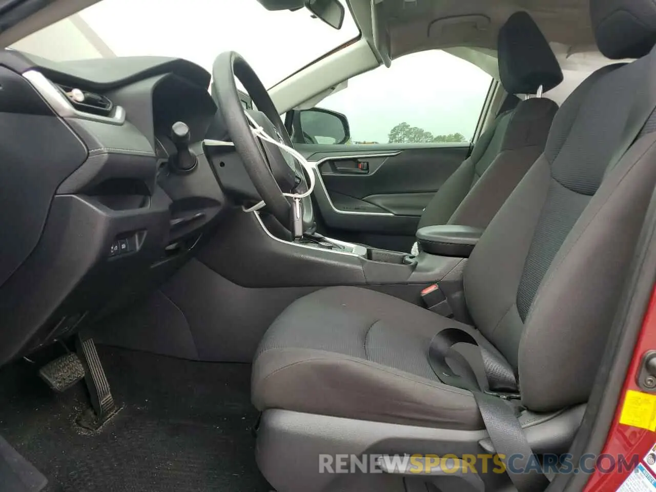 7 Photograph of a damaged car JTMMWRFV8KD002940 TOYOTA RAV4 2019
