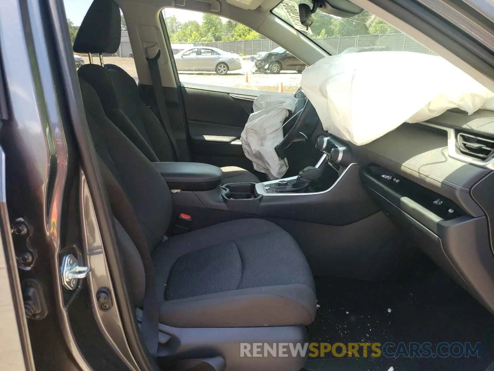 5 Photograph of a damaged car JTMMWRFV8KD023397 TOYOTA RAV4 2019