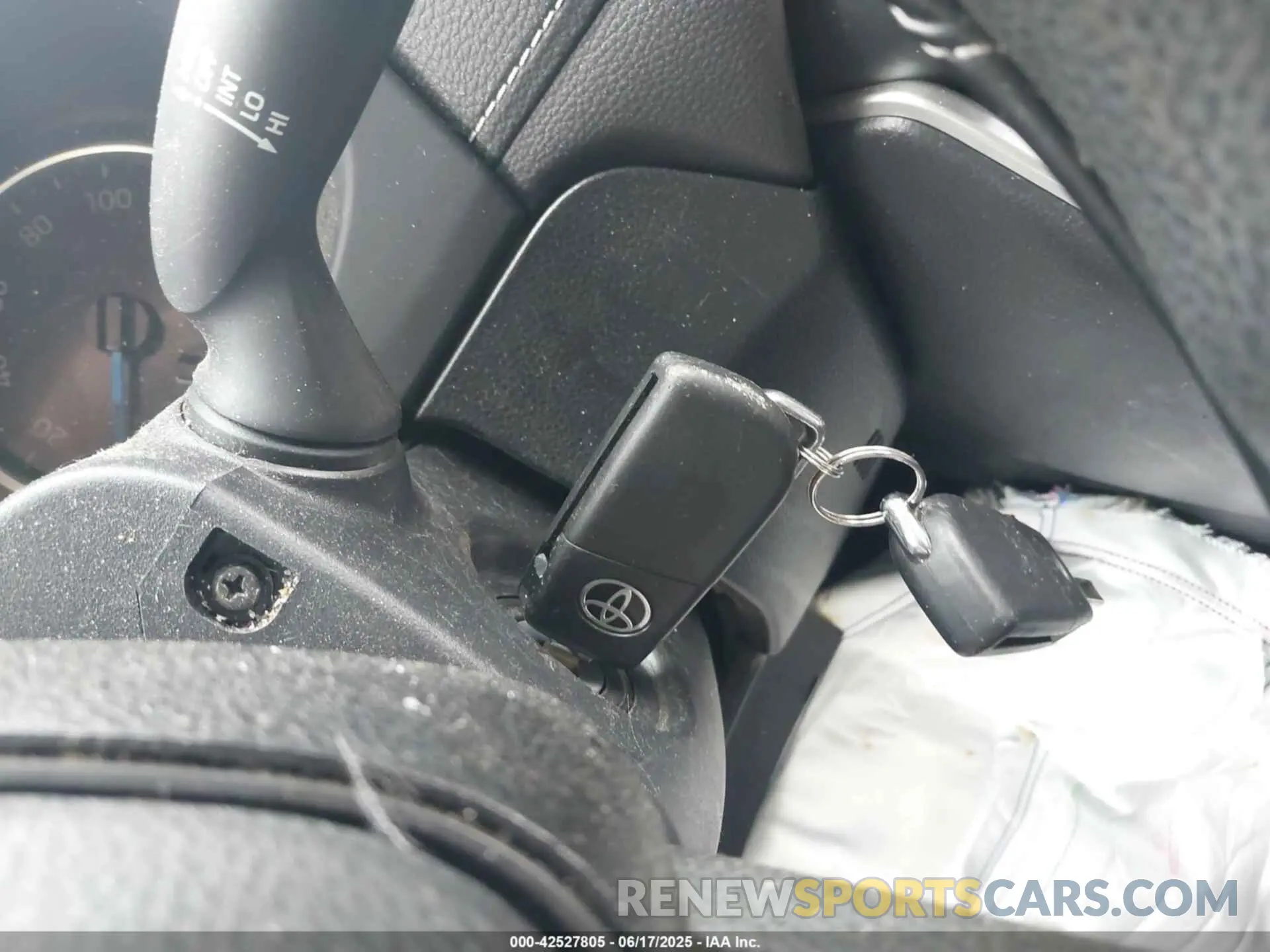 11 Photograph of a damaged car JTMMWRFV9KD512407 TOYOTA RAV4 2019