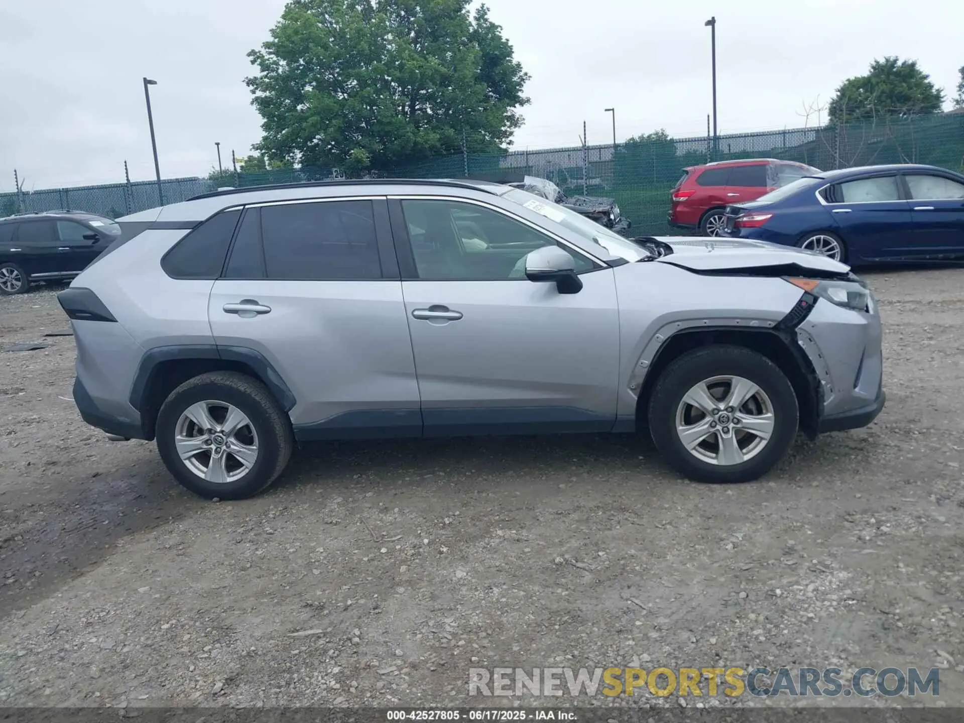13 Photograph of a damaged car JTMMWRFV9KD512407 TOYOTA RAV4 2019