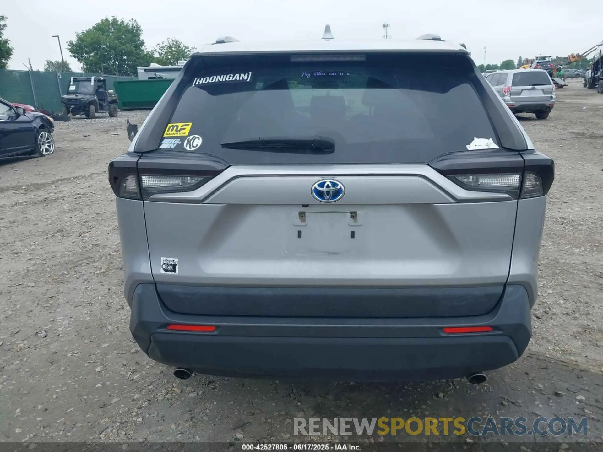 16 Photograph of a damaged car JTMMWRFV9KD512407 TOYOTA RAV4 2019