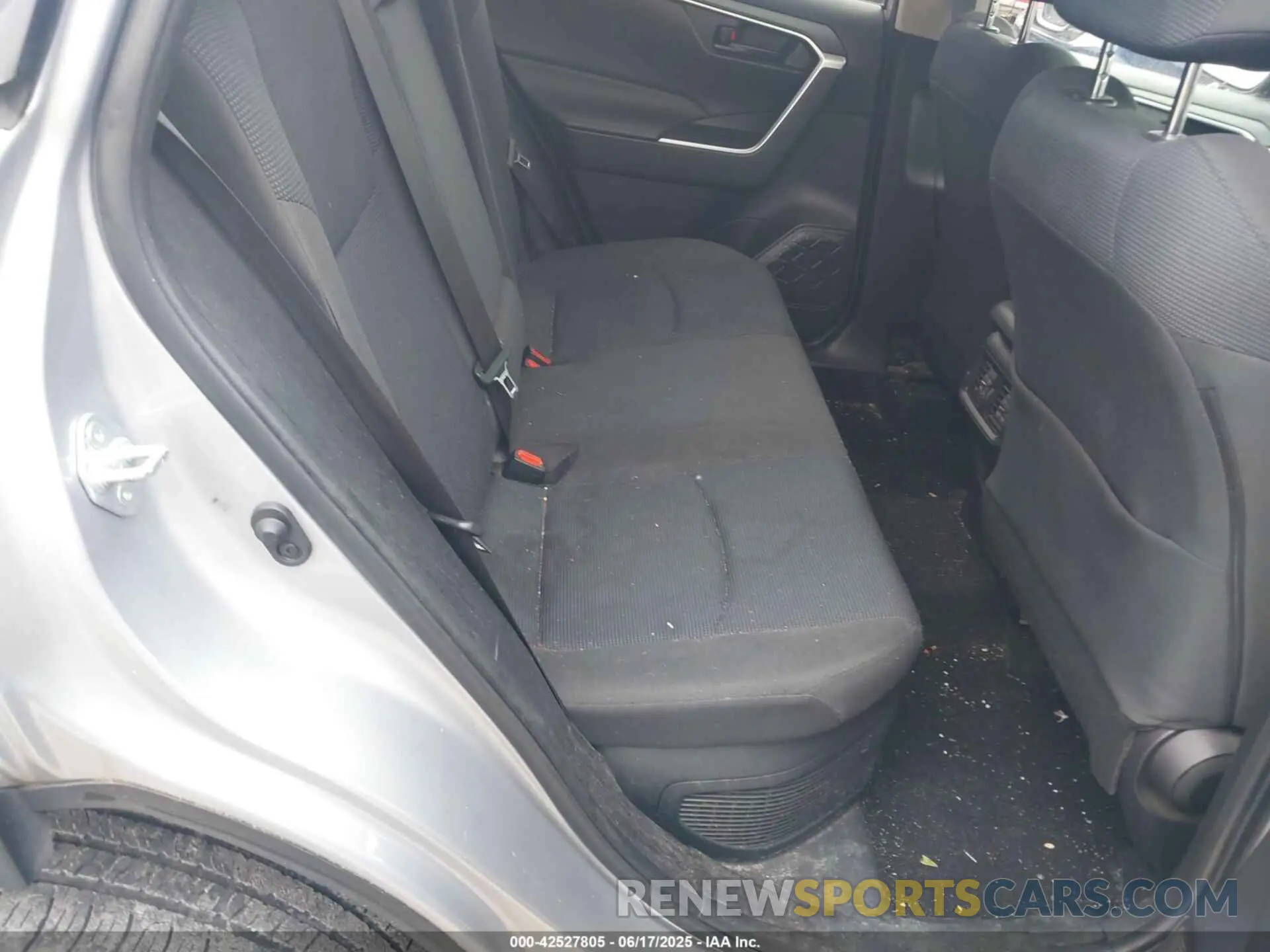 8 Photograph of a damaged car JTMMWRFV9KD512407 TOYOTA RAV4 2019