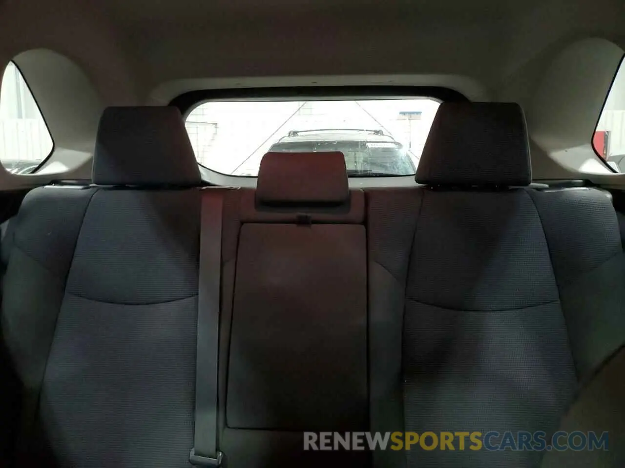 10 Photograph of a damaged car JTMMWRFVXKD502890 TOYOTA RAV4 2019