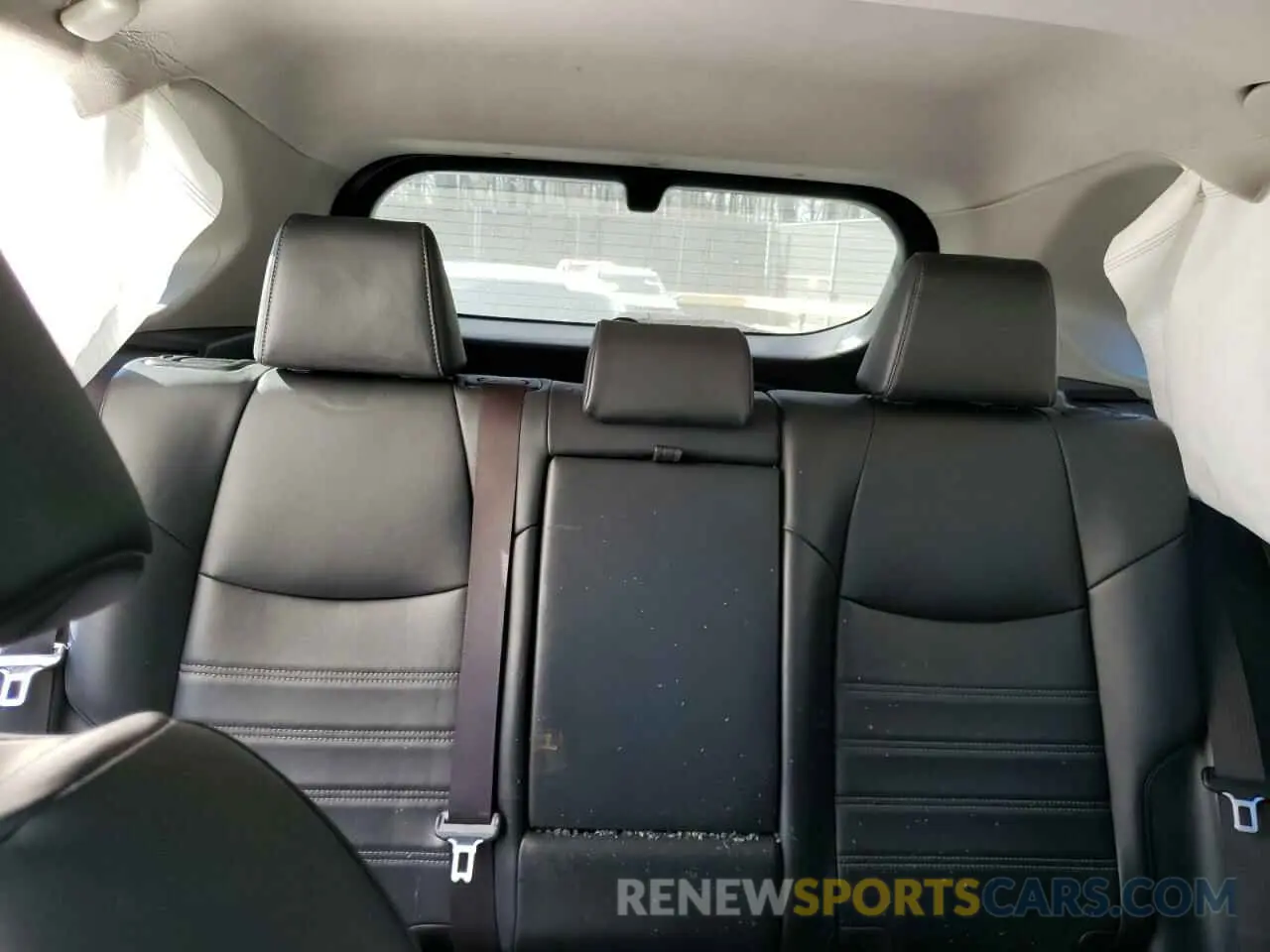10 Photograph of a damaged car JTMN1RFV0KD014972 TOYOTA RAV4 2019