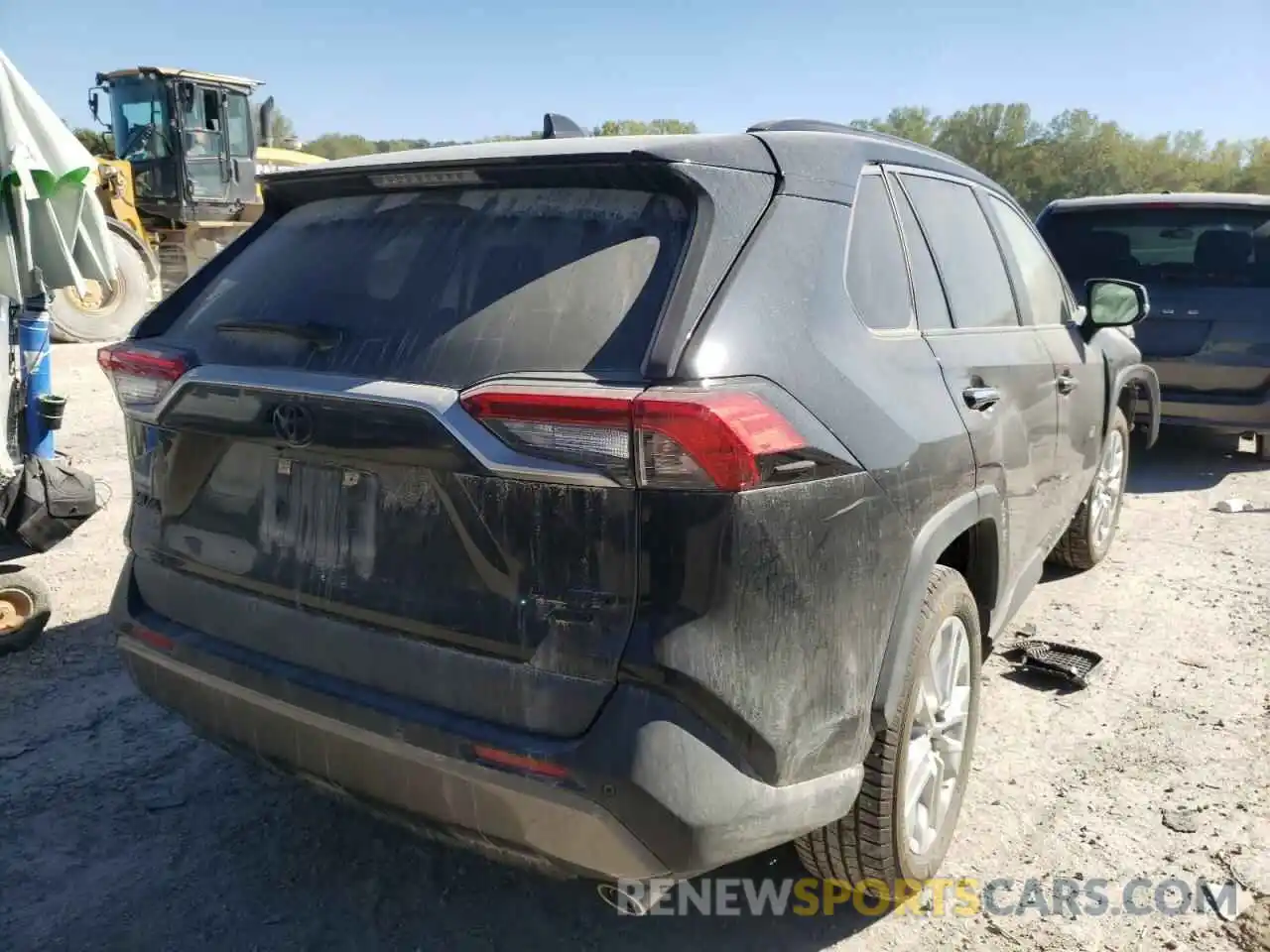 4 Photograph of a damaged car JTMN1RFV0KD036468 TOYOTA RAV4 2019