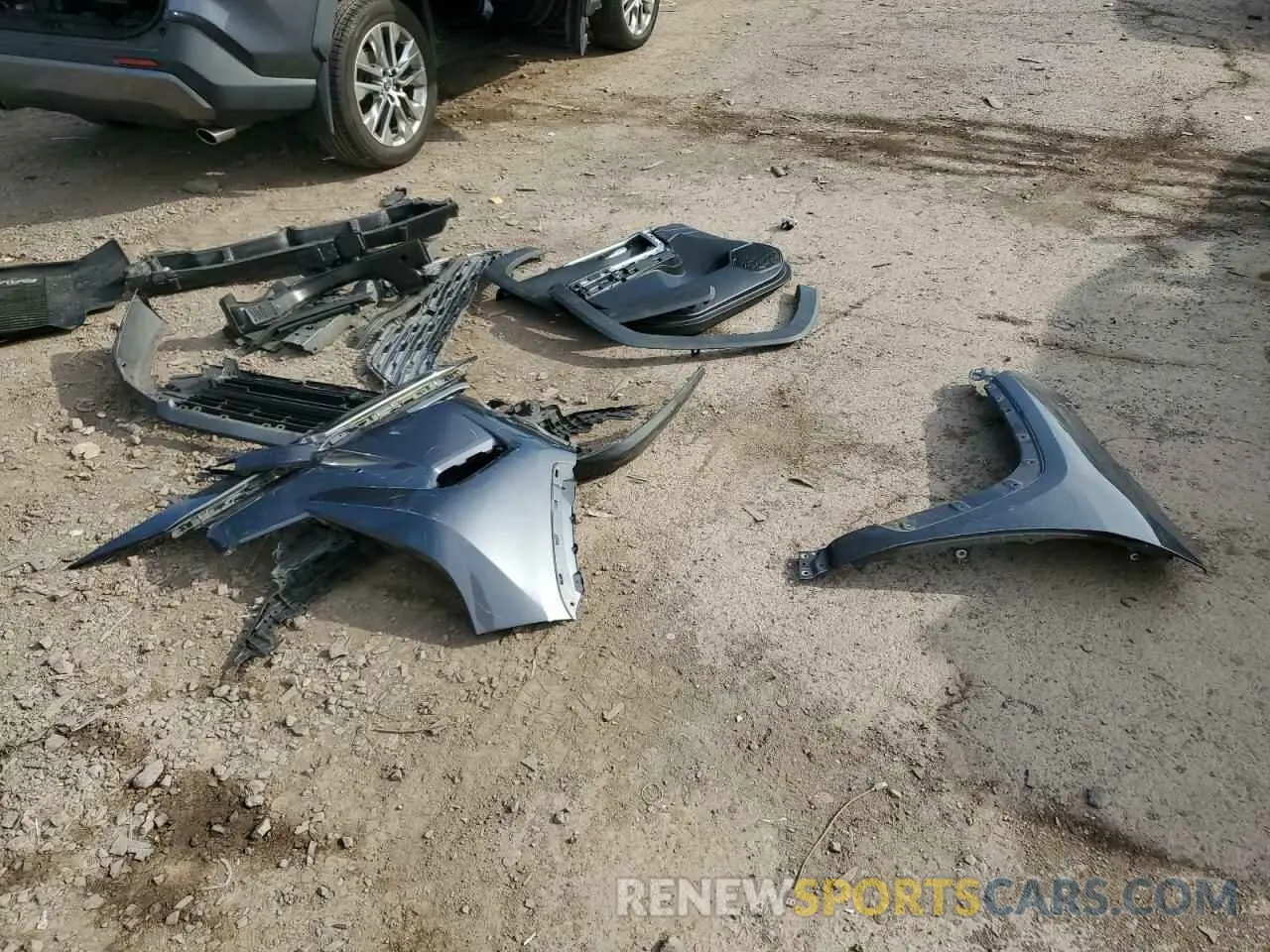 13 Photograph of a damaged car JTMN1RFV0KD501962 TOYOTA RAV4 2019