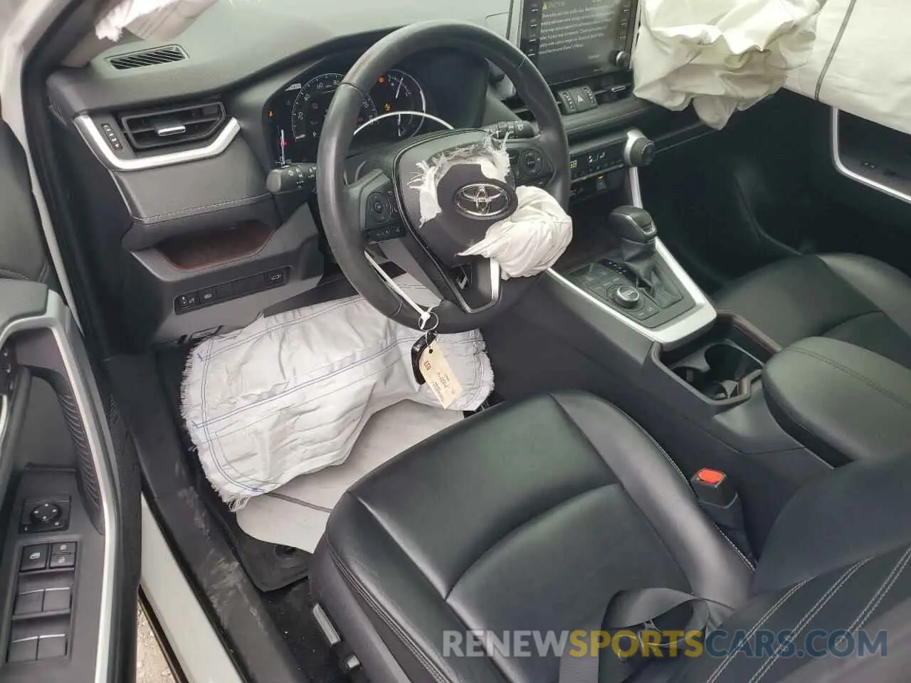 8 Photograph of a damaged car JTMN1RFV0KD512489 TOYOTA RAV4 2019