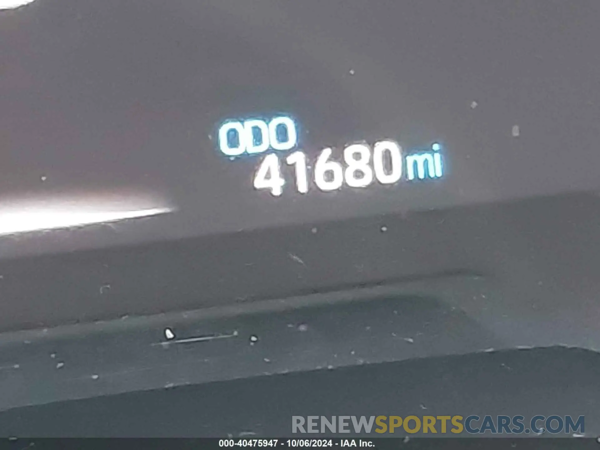 15 Photograph of a damaged car JTMN1RFV1KD501615 TOYOTA RAV4 2019