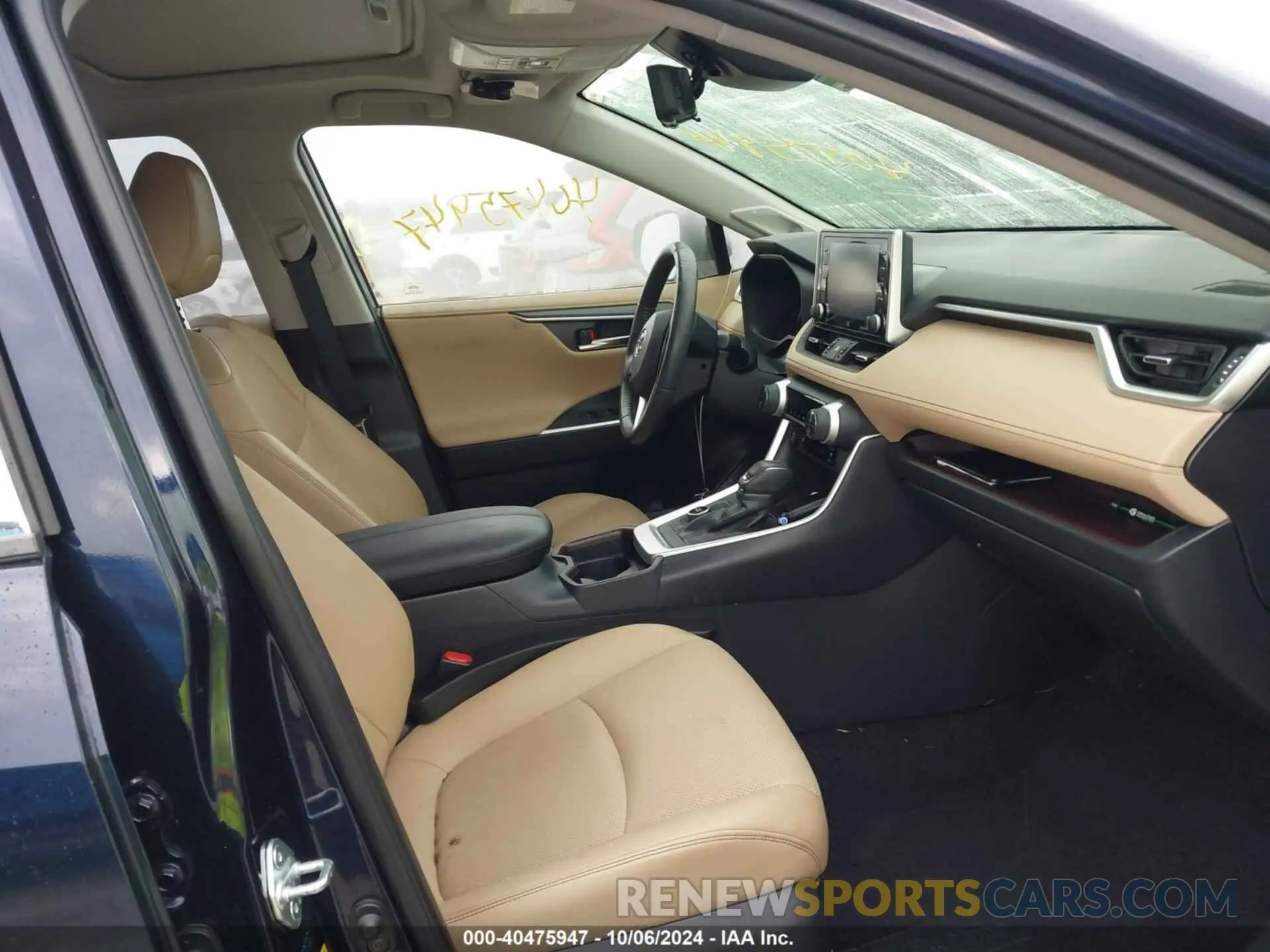 5 Photograph of a damaged car JTMN1RFV1KD501615 TOYOTA RAV4 2019