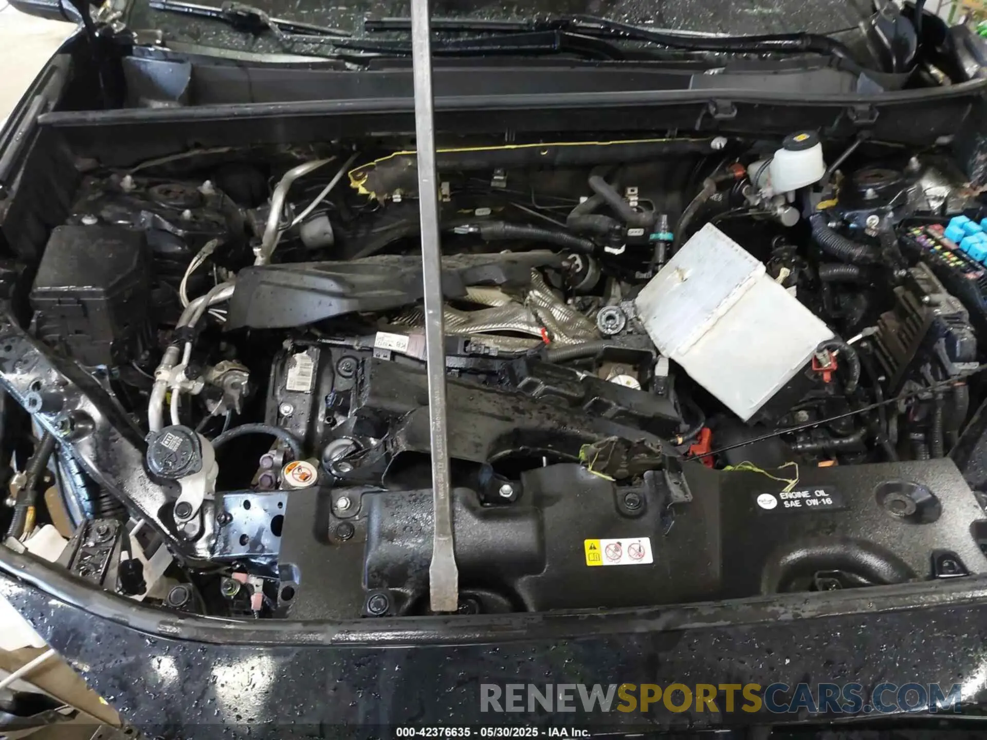10 Photograph of a damaged car JTMN1RFV1KD518639 TOYOTA RAV4 2019