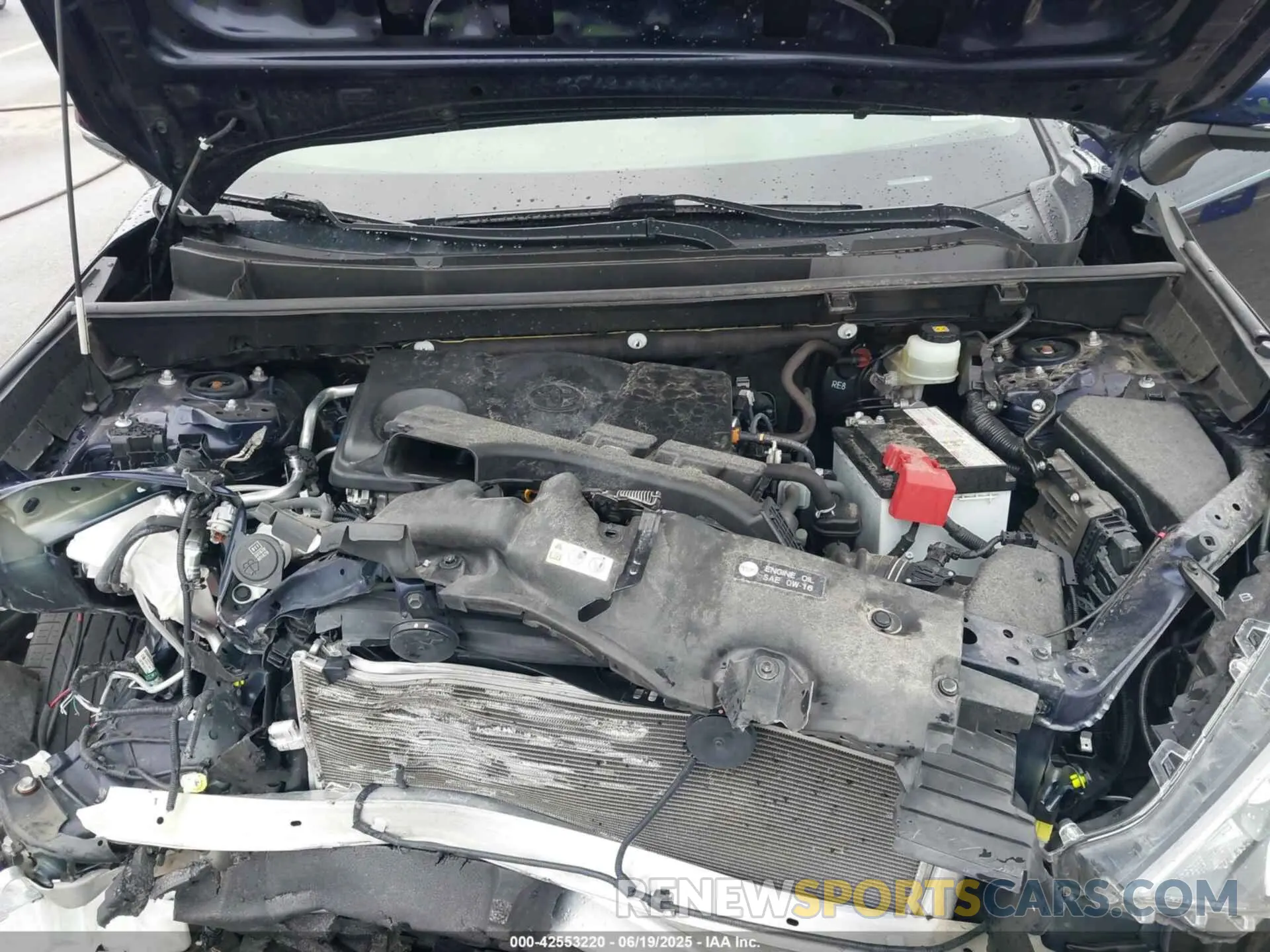 10 Photograph of a damaged car JTMN1RFV2KD028596 TOYOTA RAV4 2019