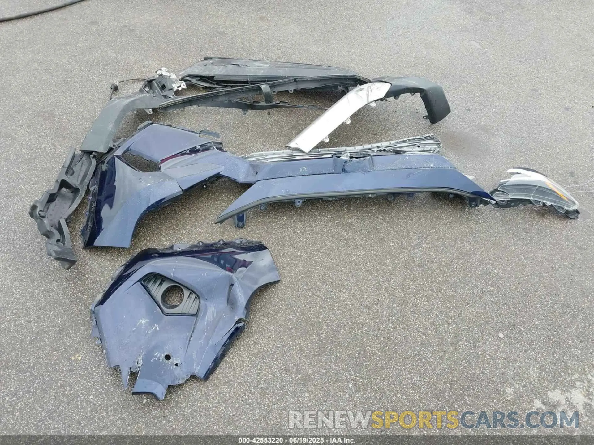 12 Photograph of a damaged car JTMN1RFV2KD028596 TOYOTA RAV4 2019