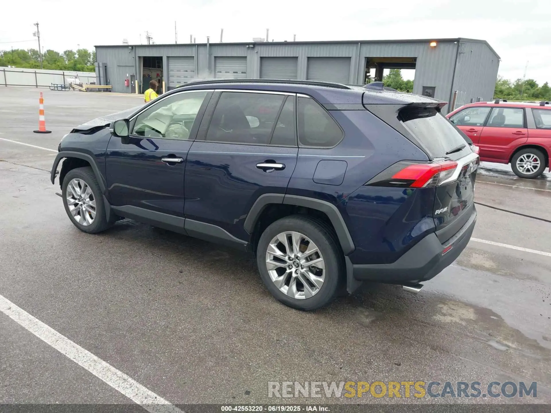 3 Photograph of a damaged car JTMN1RFV2KD028596 TOYOTA RAV4 2019