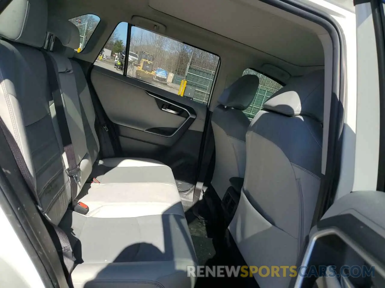 12 Photograph of a damaged car JTMN1RFV2KD503518 TOYOTA RAV4 2019