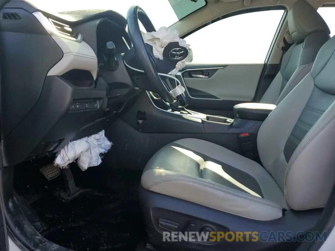 7 Photograph of a damaged car JTMN1RFV2KD503518 TOYOTA RAV4 2019