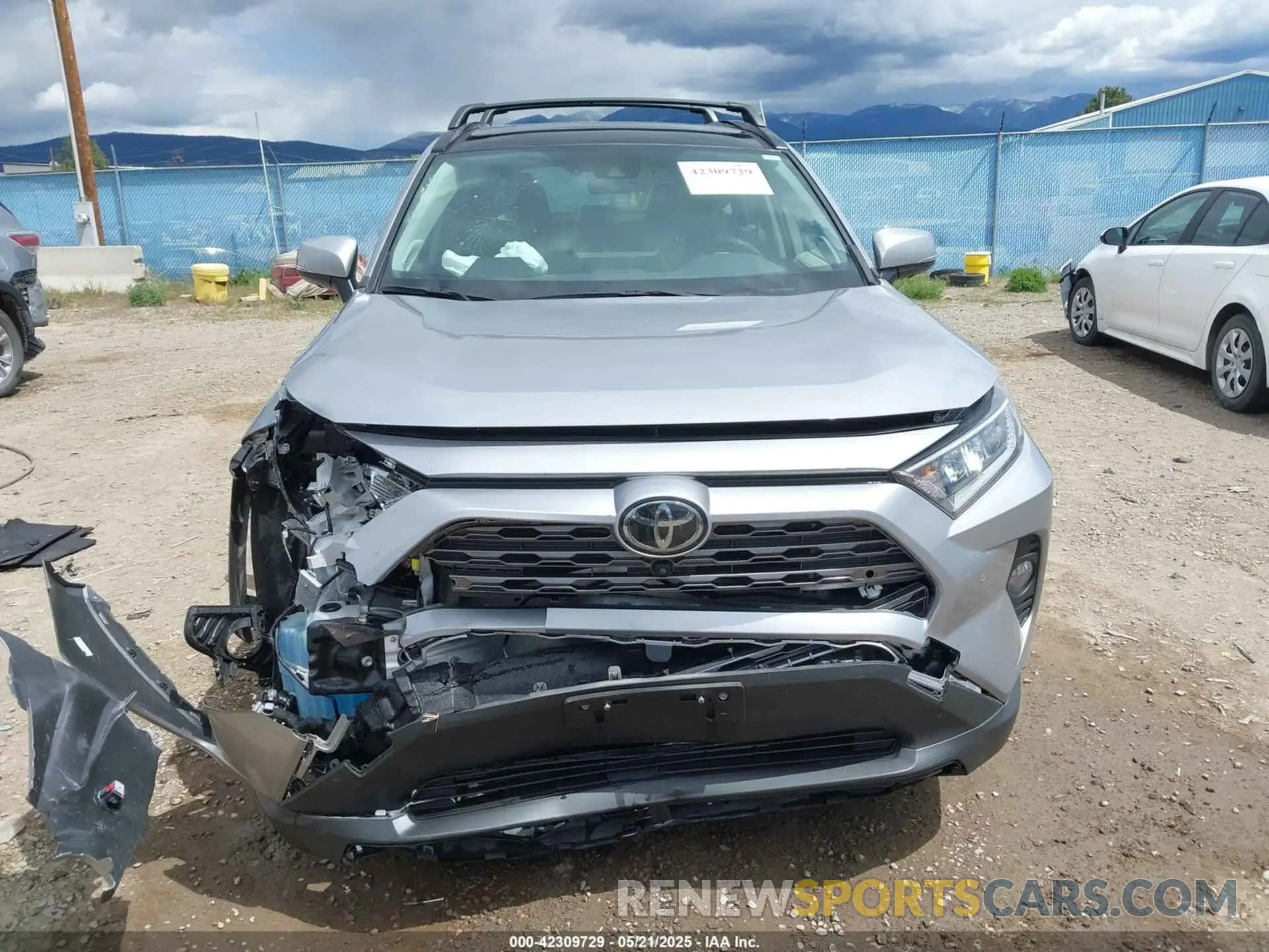 12 Photograph of a damaged car JTMN1RFV2KD512560 TOYOTA RAV4 2019