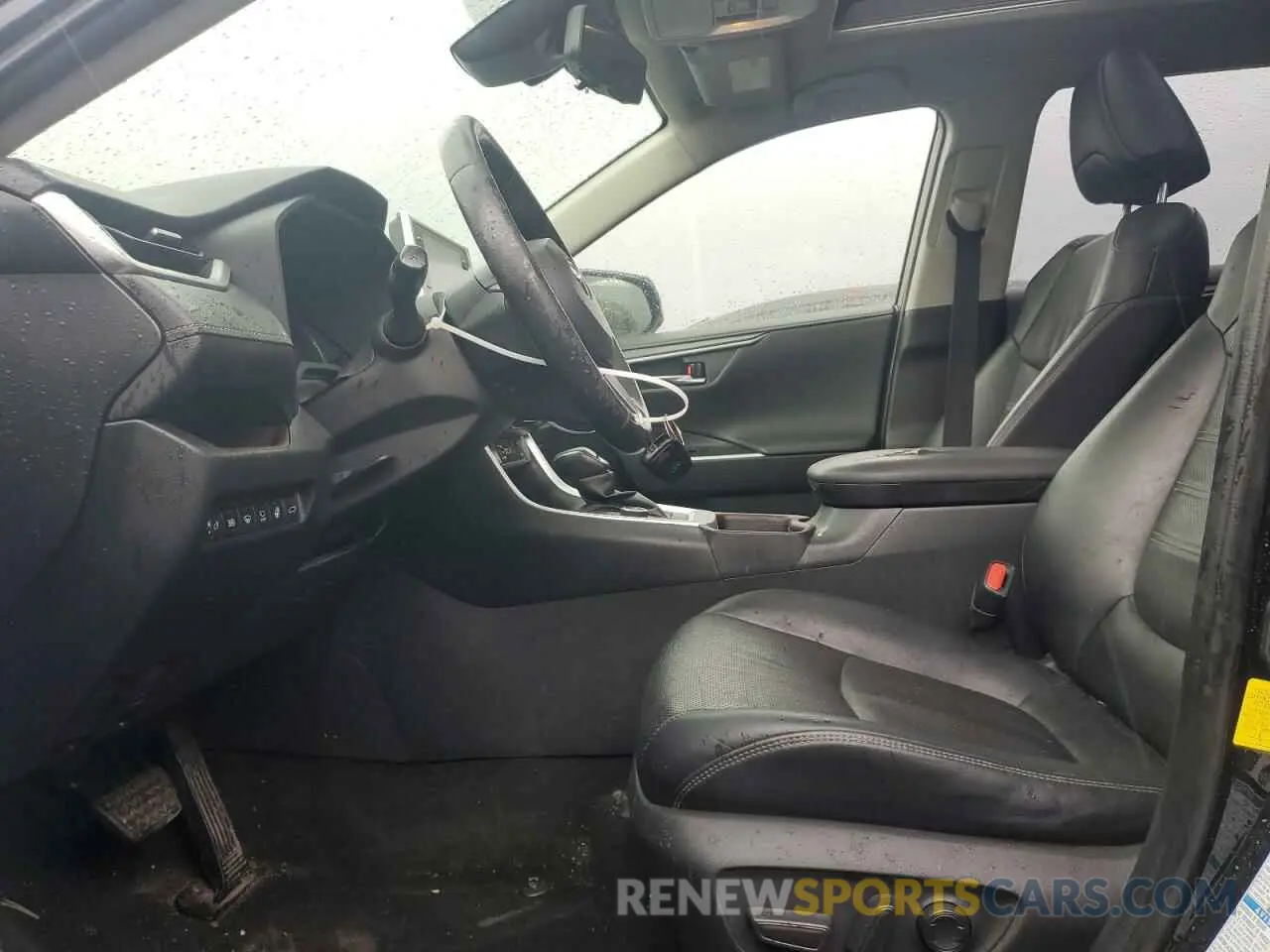 7 Photograph of a damaged car JTMN1RFV2KD518441 TOYOTA RAV4 2019