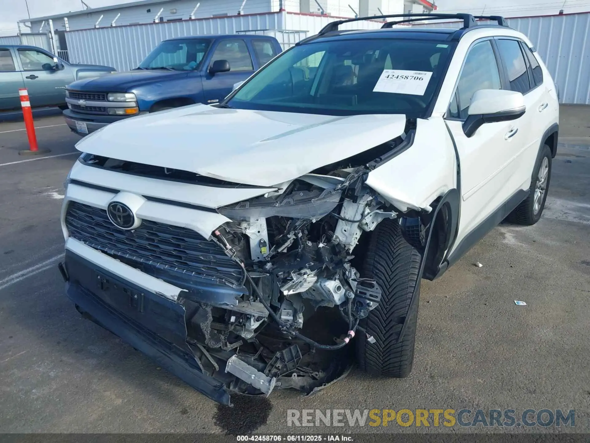 6 Photograph of a damaged car JTMN1RFV2KD522358 TOYOTA RAV4 2019