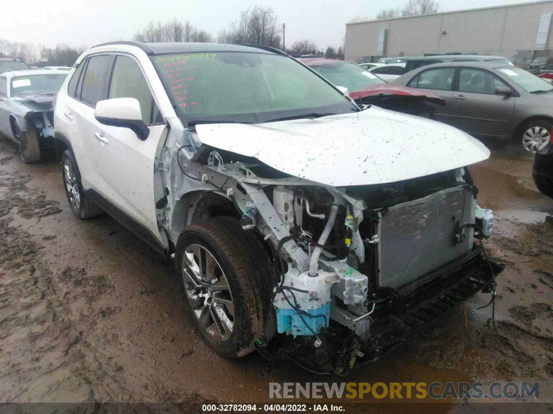 1 Photograph of a damaged car JTMN1RFV2KJ020483 TOYOTA RAV4 2019