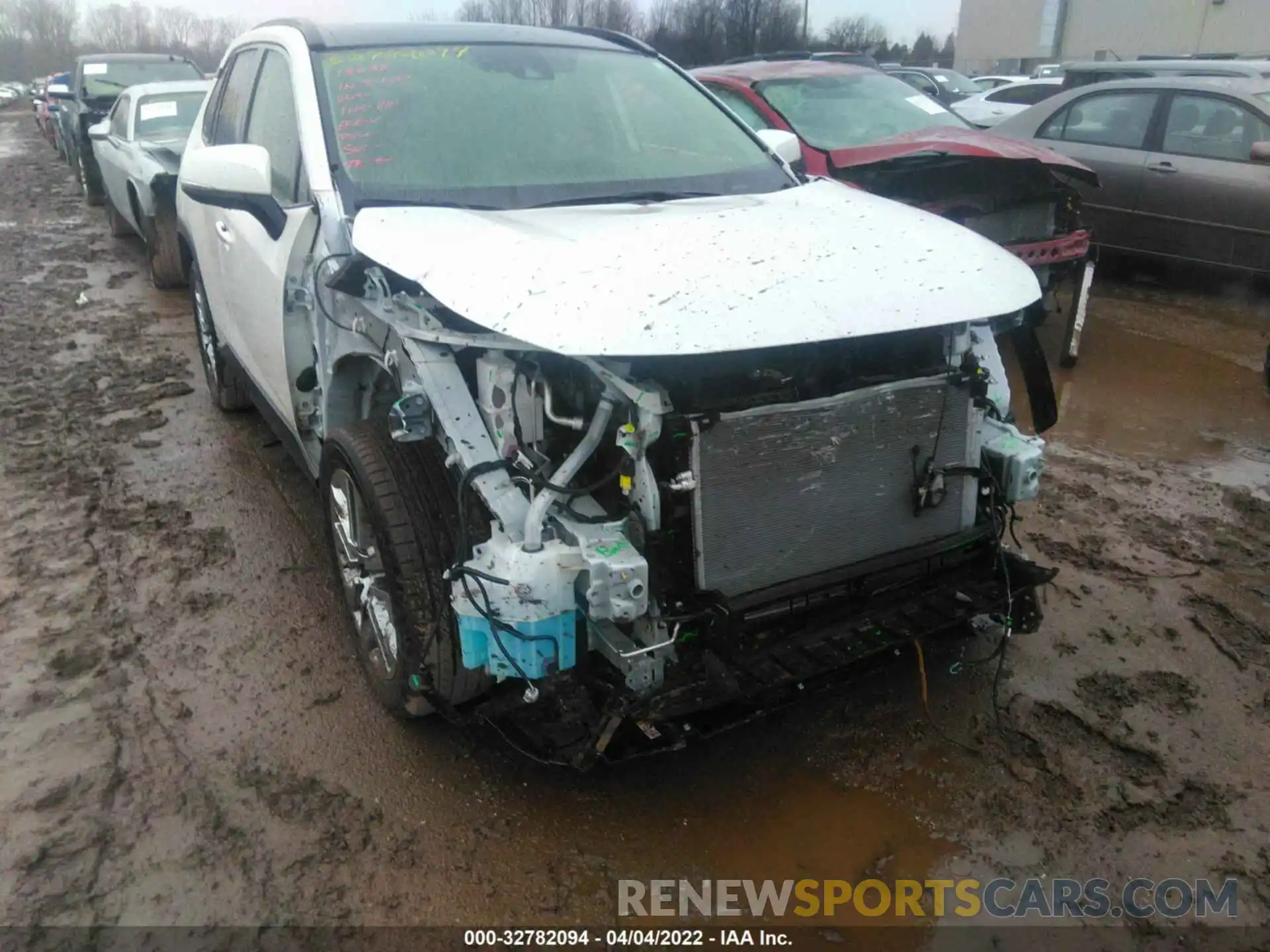 6 Photograph of a damaged car JTMN1RFV2KJ020483 TOYOTA RAV4 2019