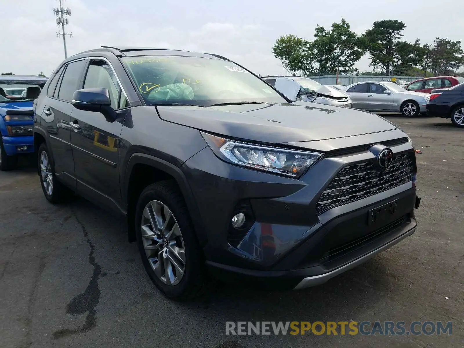 1 Photograph of a damaged car JTMN1RFV3KD517895 TOYOTA RAV4 2019
