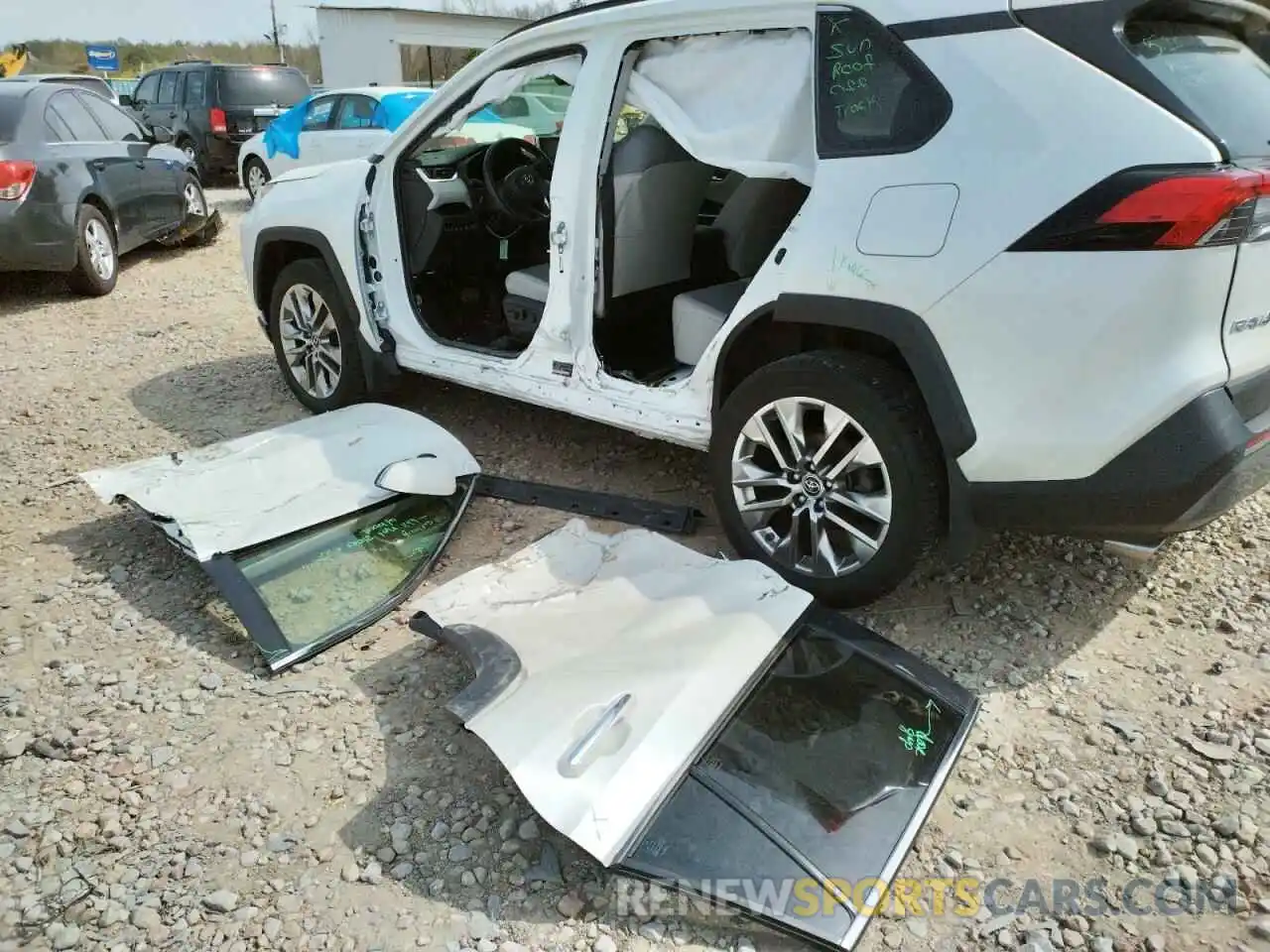 9 Photograph of a damaged car JTMN1RFV3KD518464 TOYOTA RAV4 2019