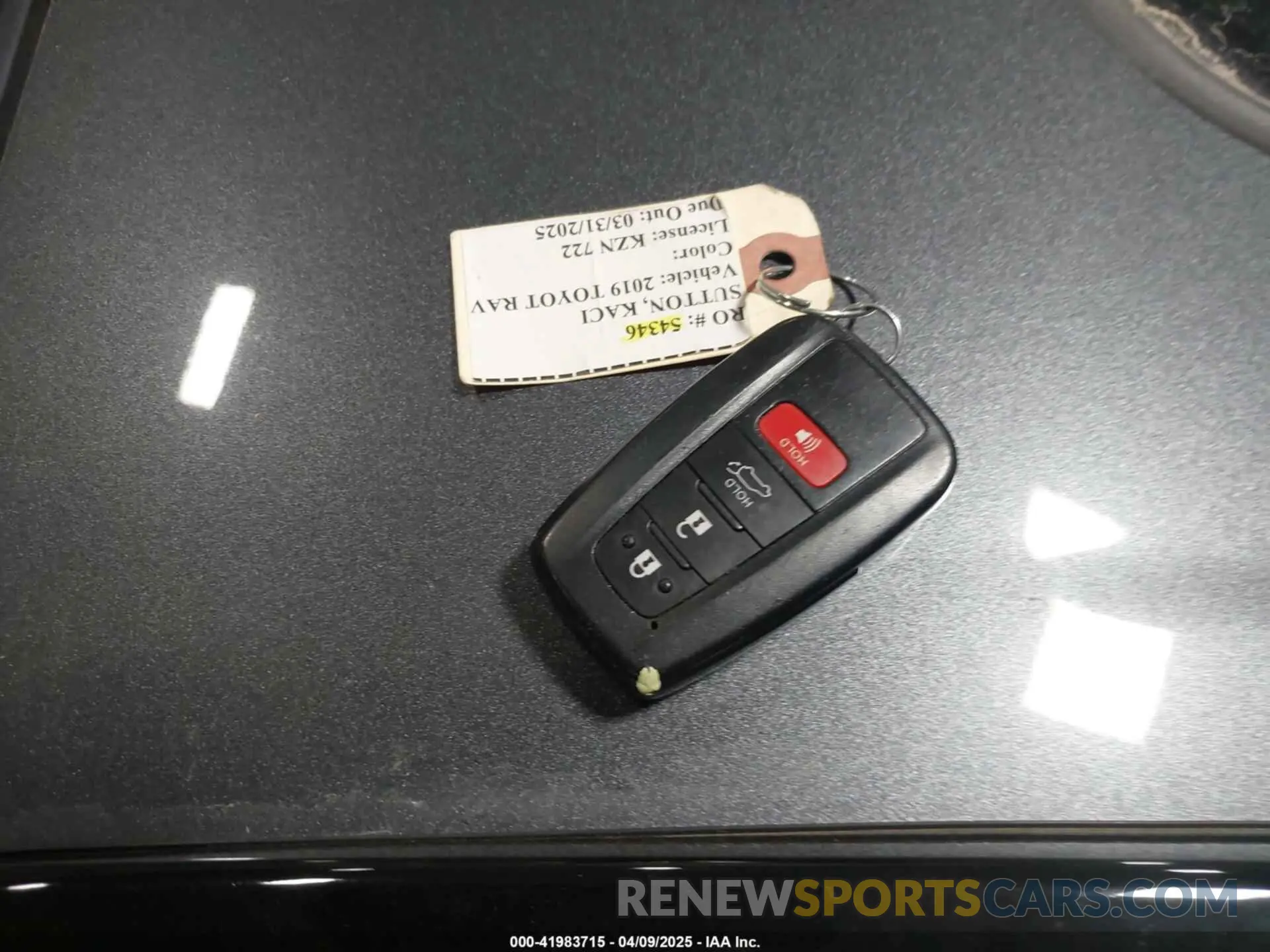 11 Photograph of a damaged car JTMN1RFV4KD027417 TOYOTA RAV4 2019