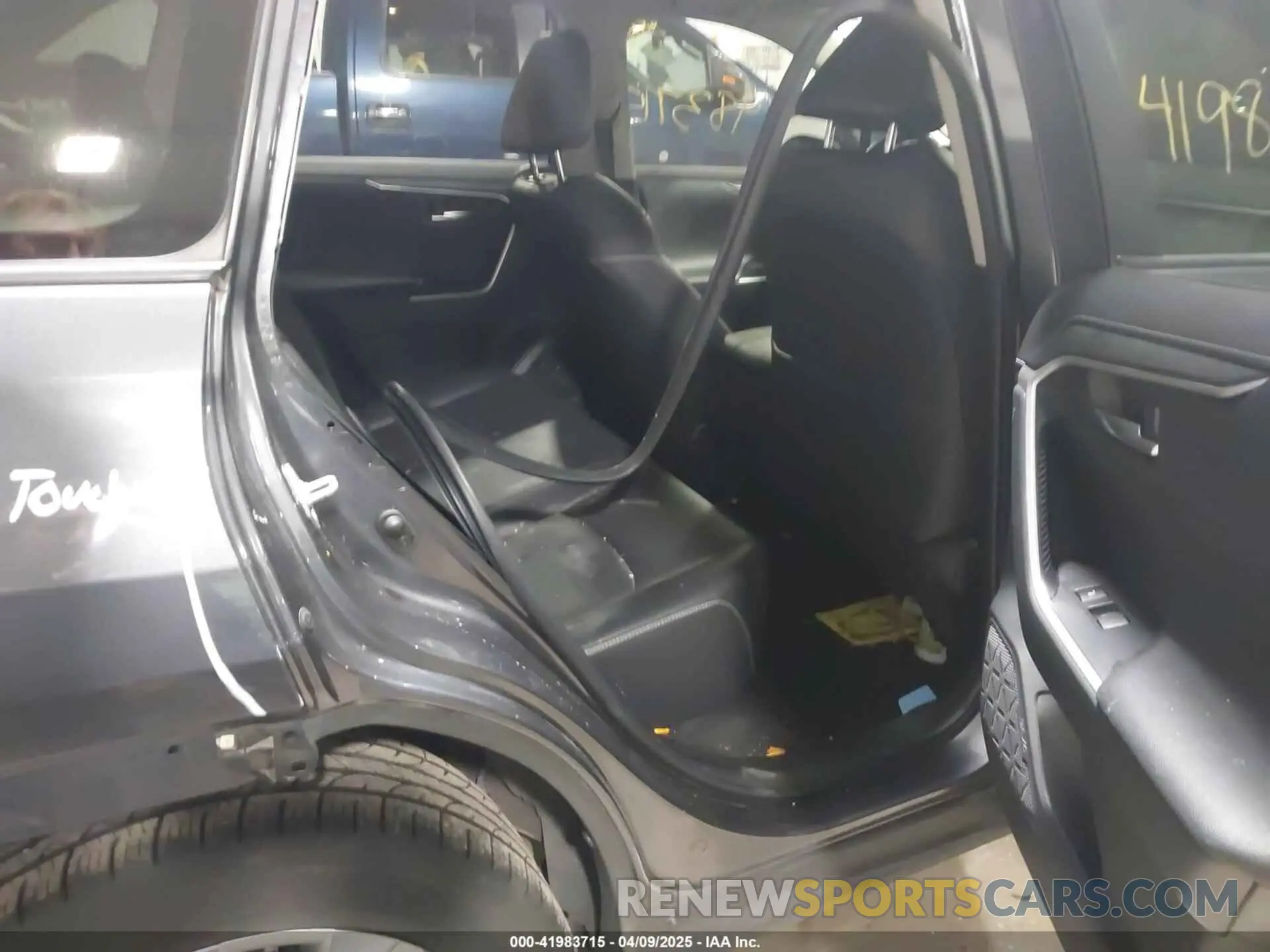 8 Photograph of a damaged car JTMN1RFV4KD027417 TOYOTA RAV4 2019