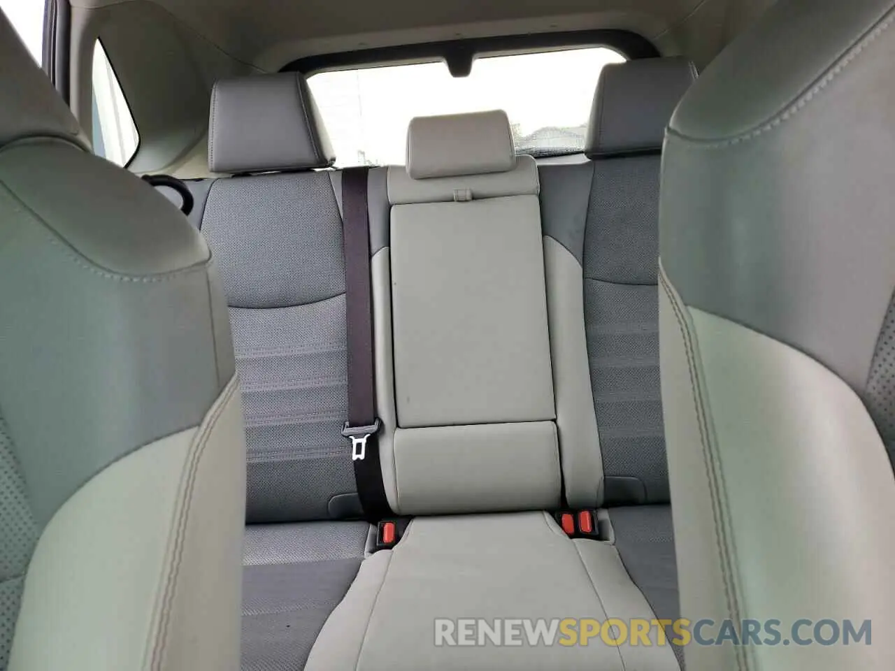 10 Photograph of a damaged car JTMN1RFV6KD504820 TOYOTA RAV4 2019