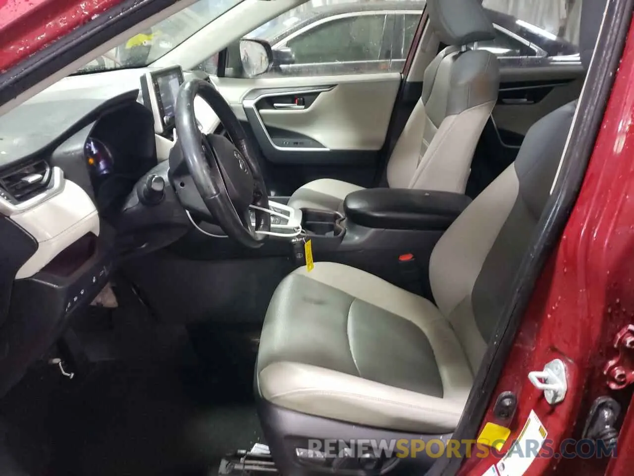 7 Photograph of a damaged car JTMN1RFV6KD516143 TOYOTA RAV4 2019