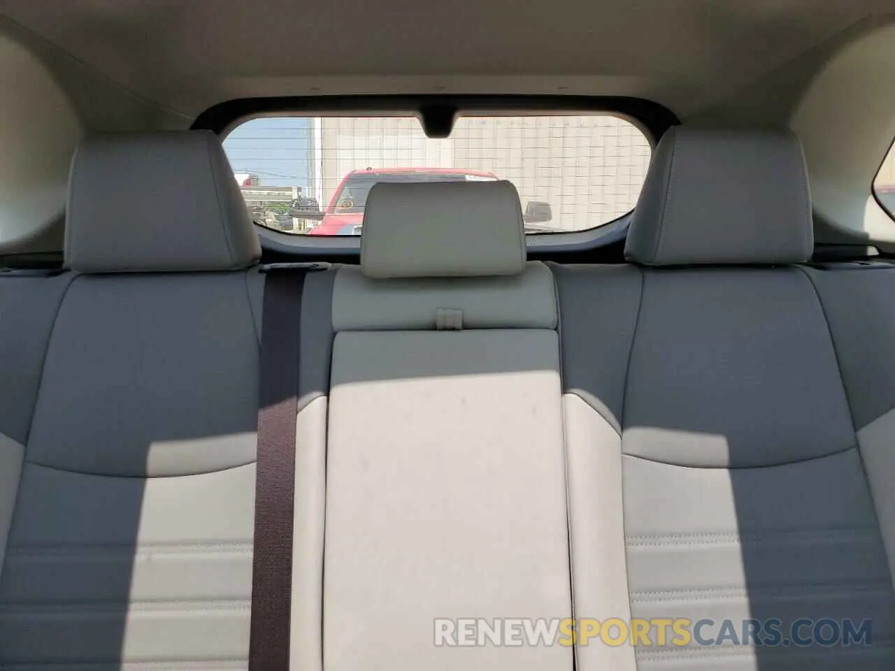 10 Photograph of a damaged car JTMN1RFV7KD501599 TOYOTA RAV4 2019