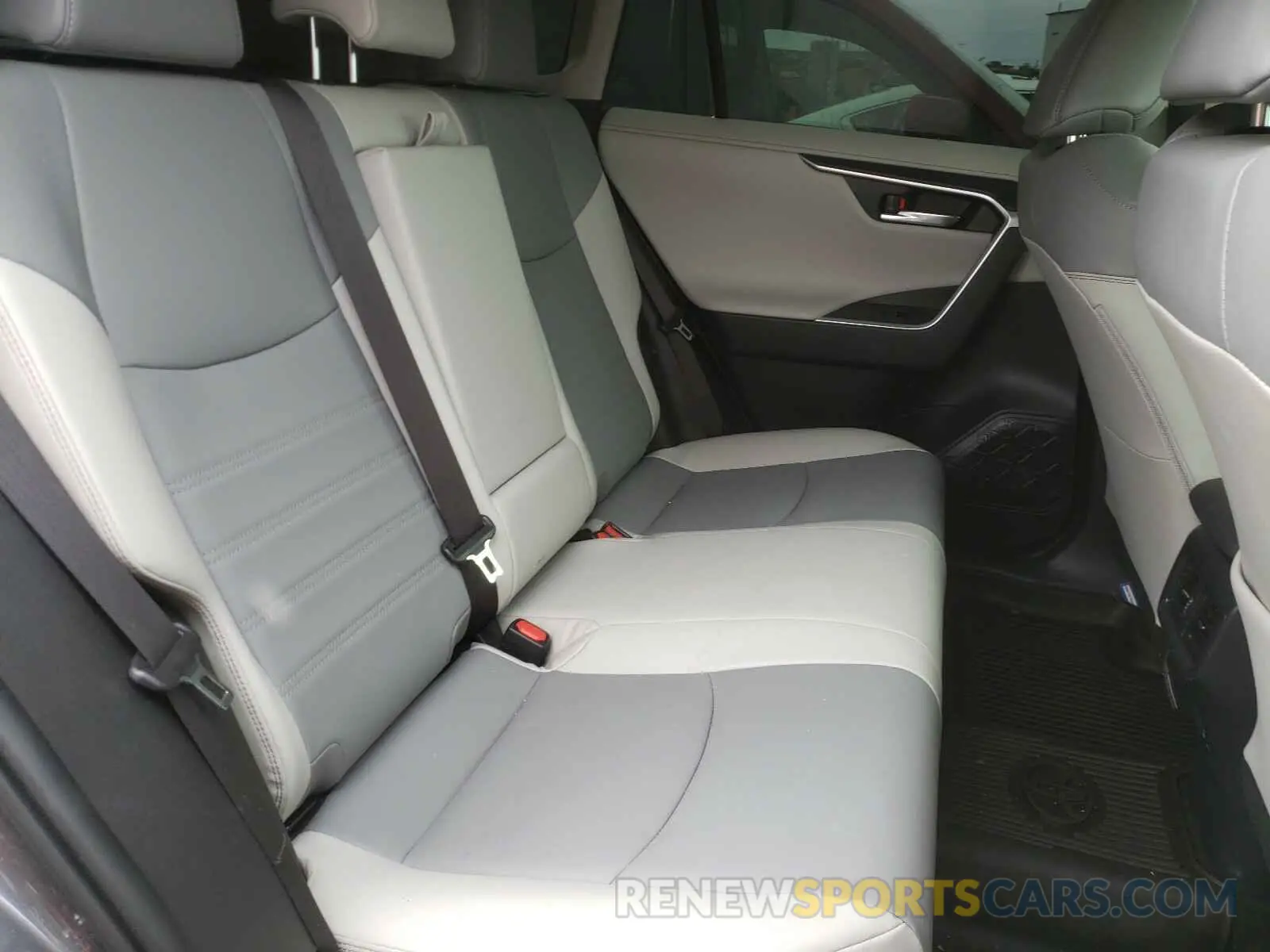 6 Photograph of a damaged car JTMN1RFV7KD505071 TOYOTA RAV4 2019