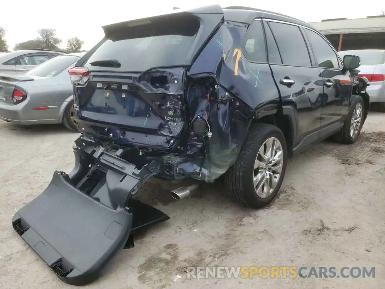 4 Photograph of a damaged car JTMN1RFV8KD010524 TOYOTA RAV4 2019