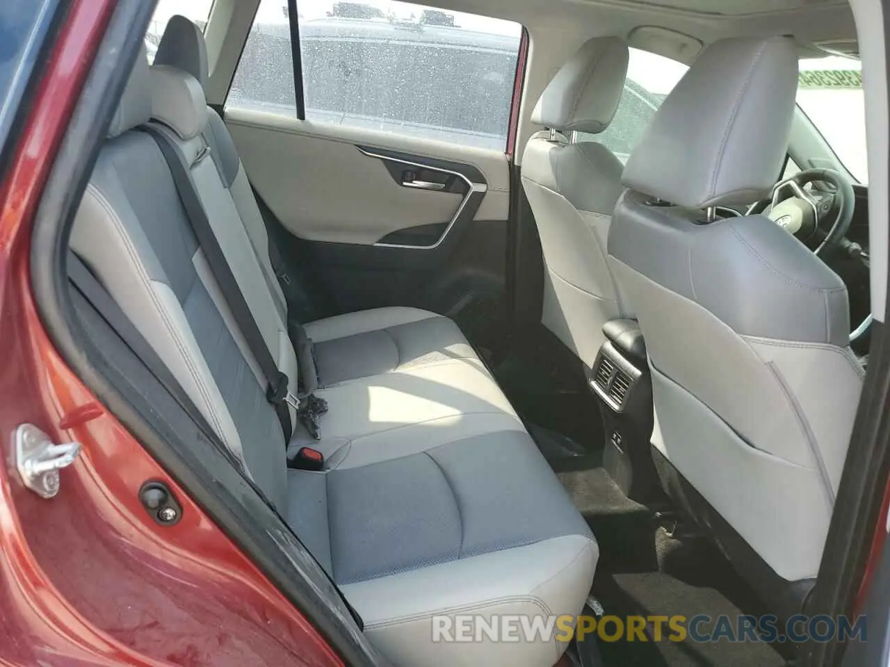 11 Photograph of a damaged car JTMN1RFV8KD025704 TOYOTA RAV4 2019