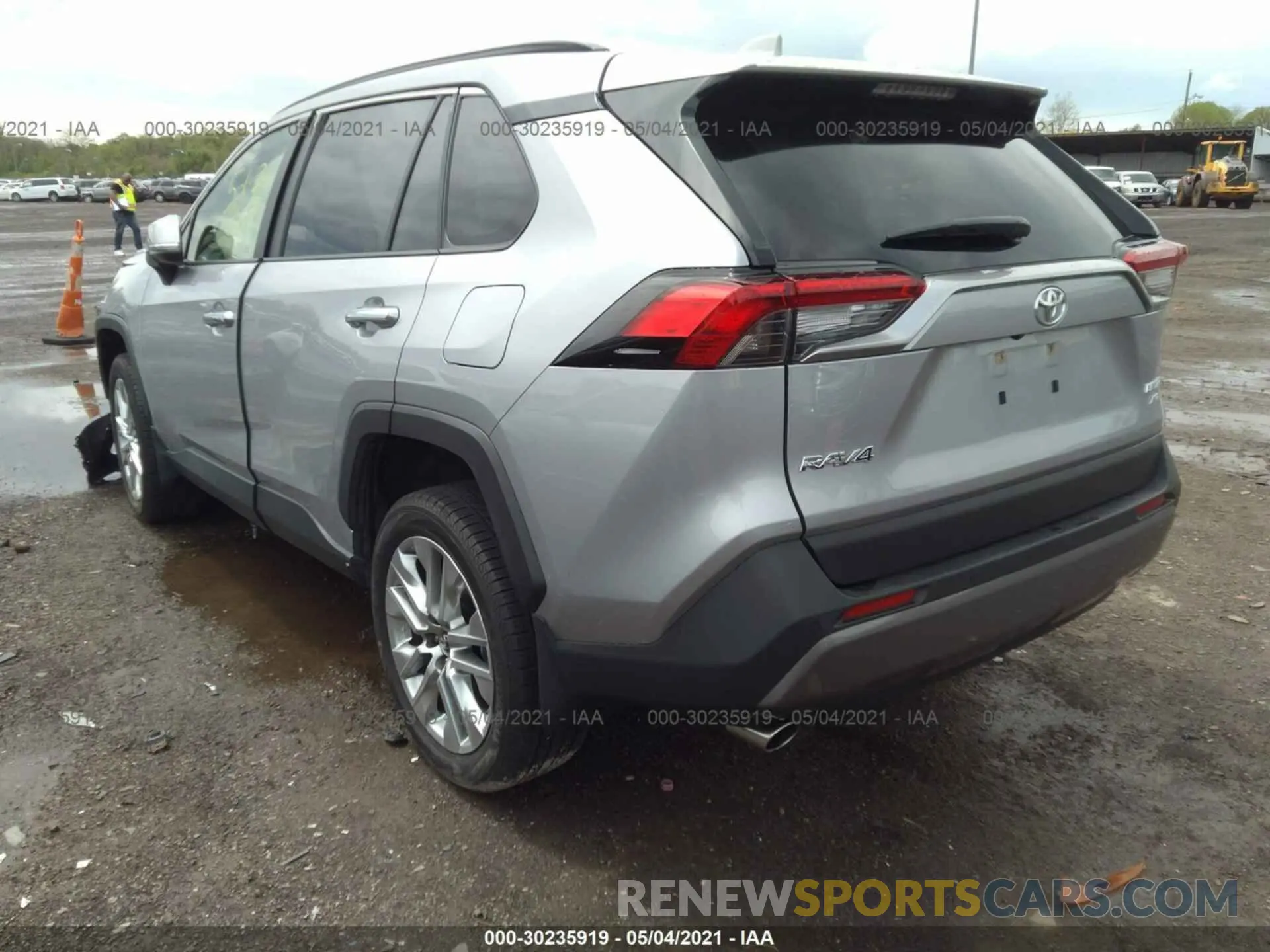 3 Photograph of a damaged car JTMN1RFV8KD037562 TOYOTA RAV4 2019