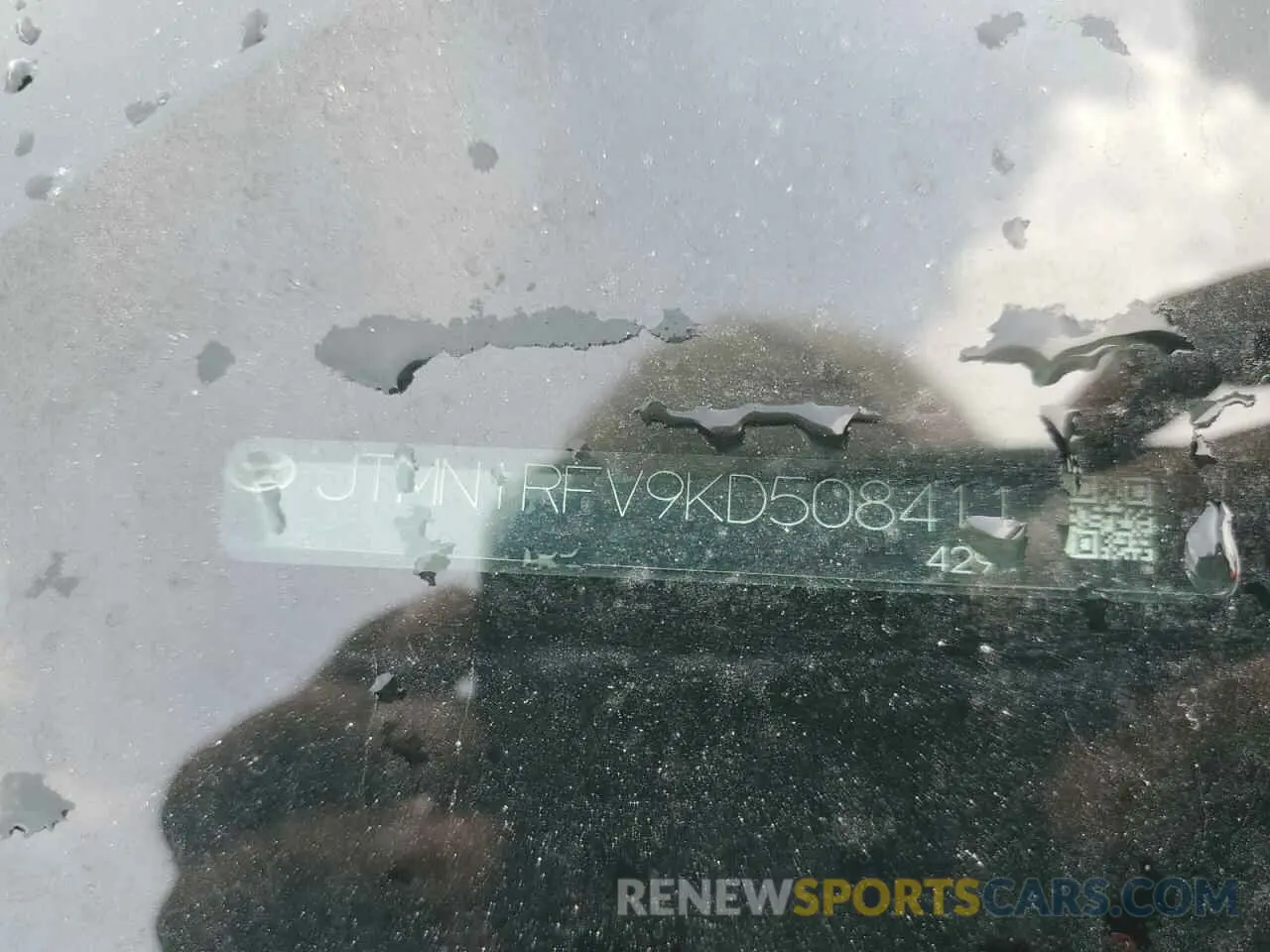13 Photograph of a damaged car JTMN1RFV9KD508411 TOYOTA RAV4 2019
