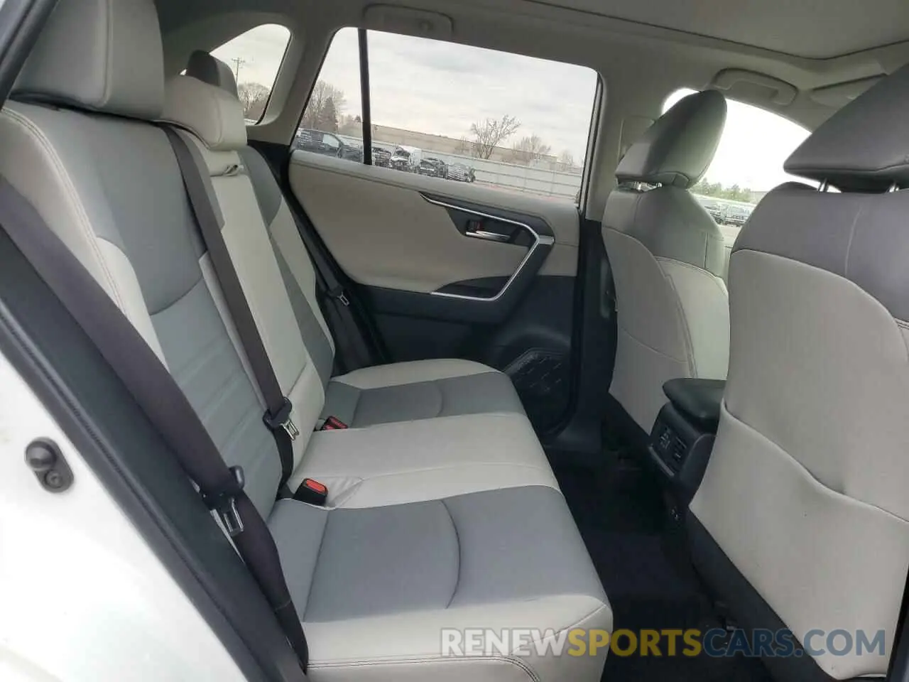 11 Photograph of a damaged car JTMN1RFV9KD513799 TOYOTA RAV4 2019