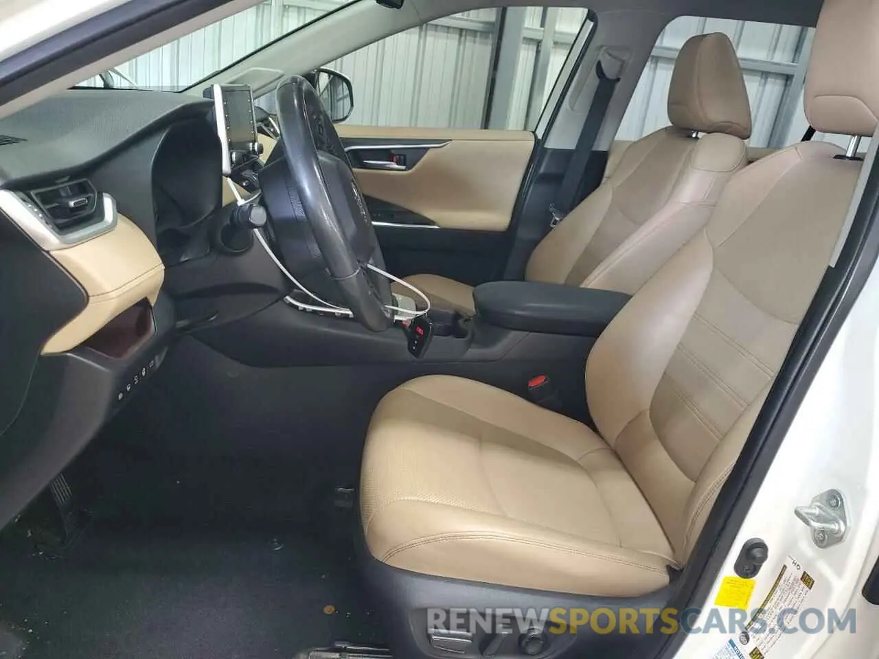 7 Photograph of a damaged car JTMN1RFVXKD522057 TOYOTA RAV4 2019