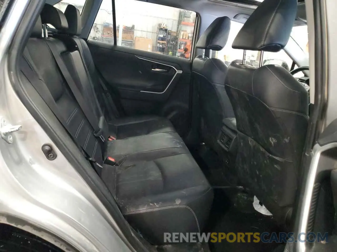 12 Photograph of a damaged car JTMN1RFVXKJ004094 TOYOTA RAV4 2019