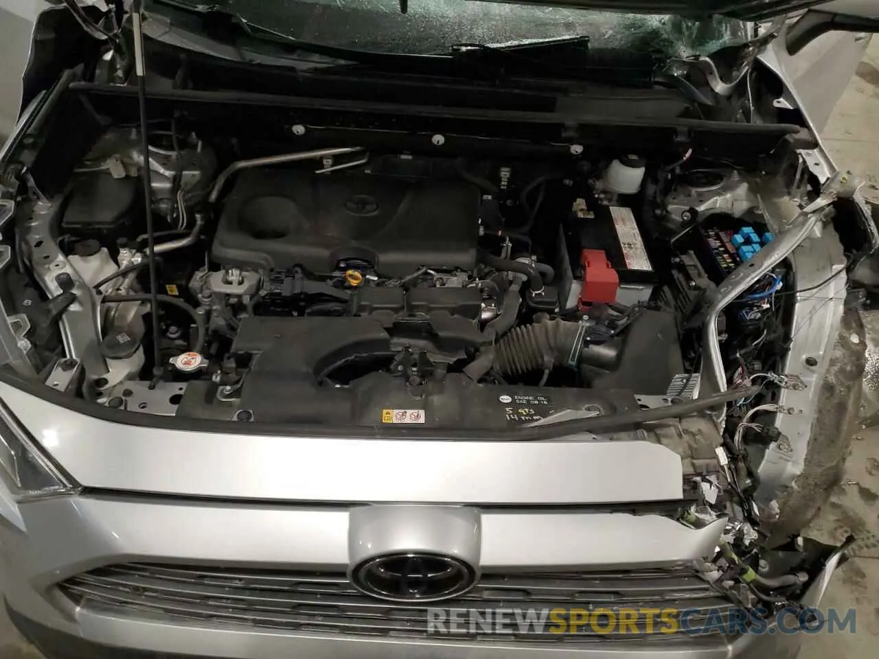 14 Photograph of a damaged car JTMN1RFVXKJ004094 TOYOTA RAV4 2019
