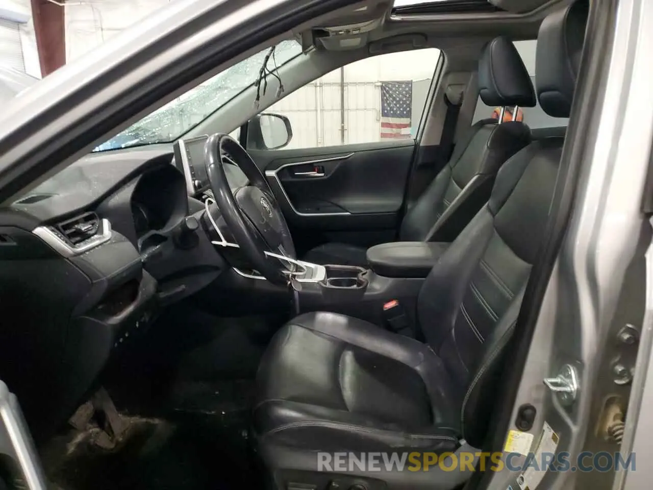 7 Photograph of a damaged car JTMN1RFVXKJ004094 TOYOTA RAV4 2019