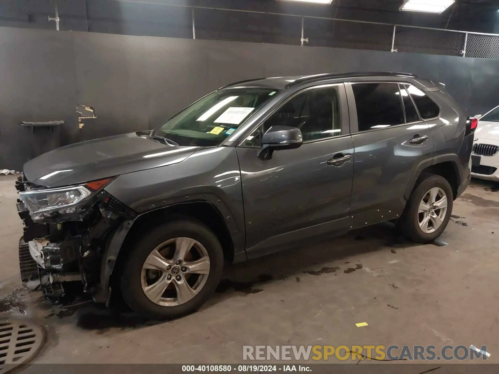 2 Photograph of a damaged car JTMP1RFV0KD013328 TOYOTA RAV4 2019